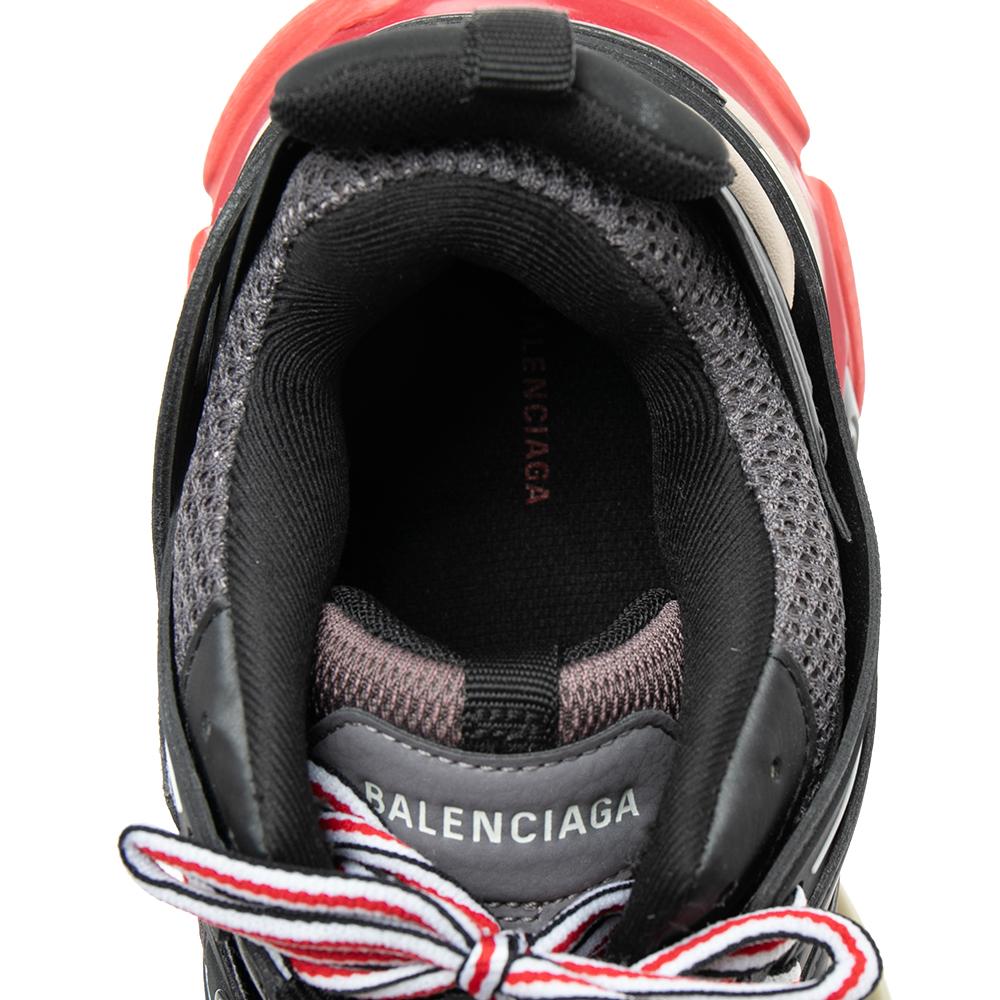 Balenciaga Black Leather And Mesh Track Sneakers Size 41 In New Condition In Dubai, Al Qouz 2
