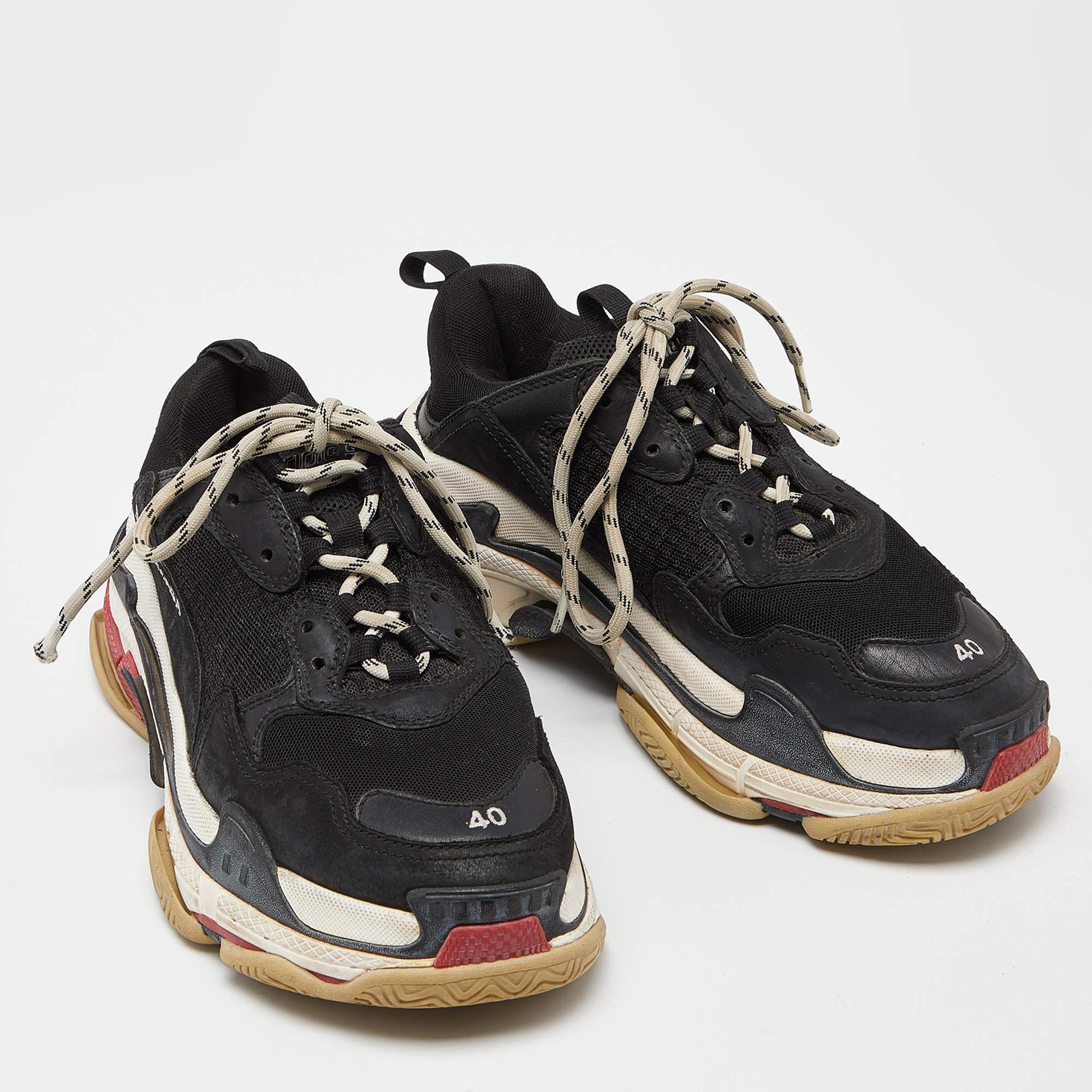 Balenciaga Black Leather and Mesh Triple S Sneakers Size 40 For Sale 1