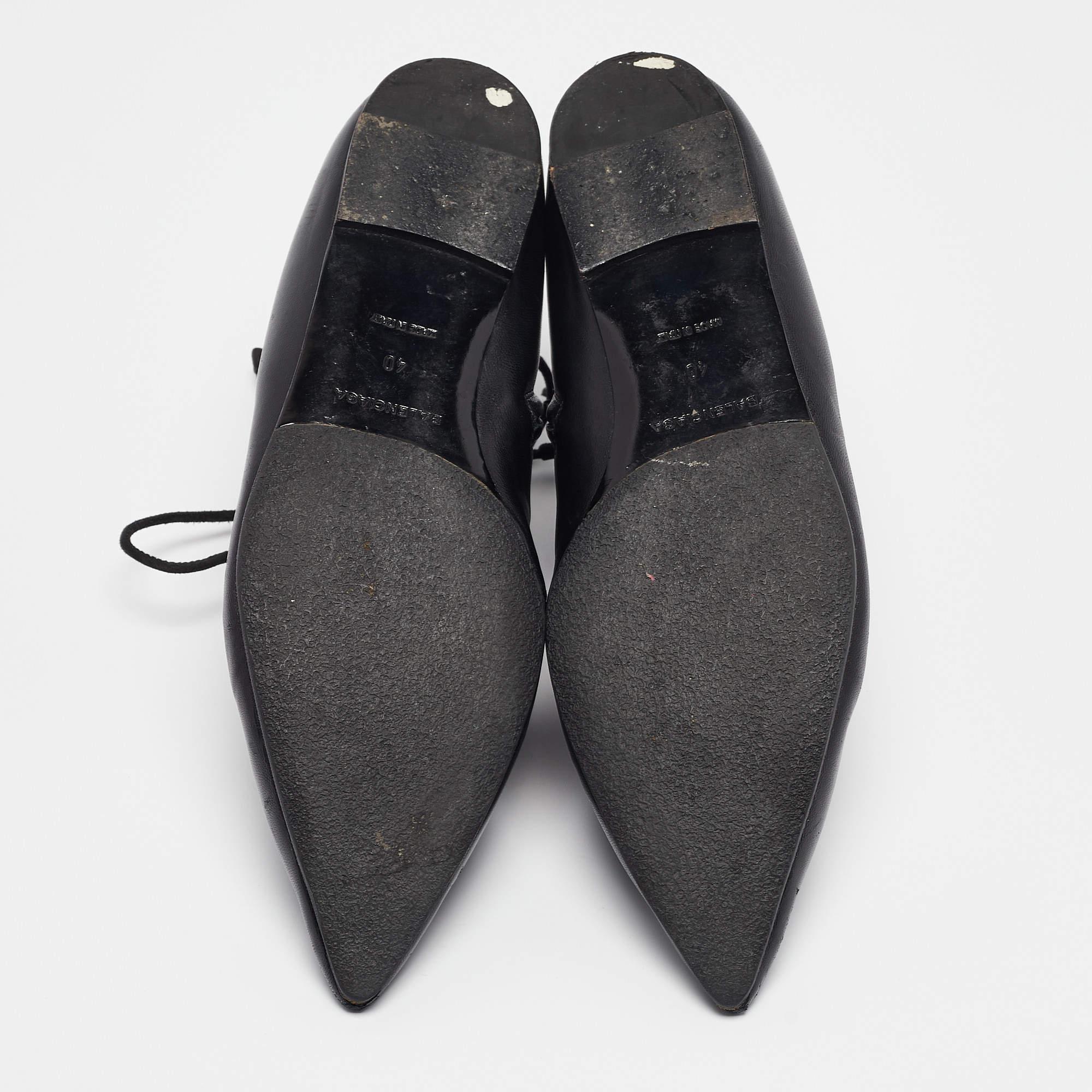 Balenciaga Stivali alla caviglia in pelle nera taglia 40 in vendita 1
