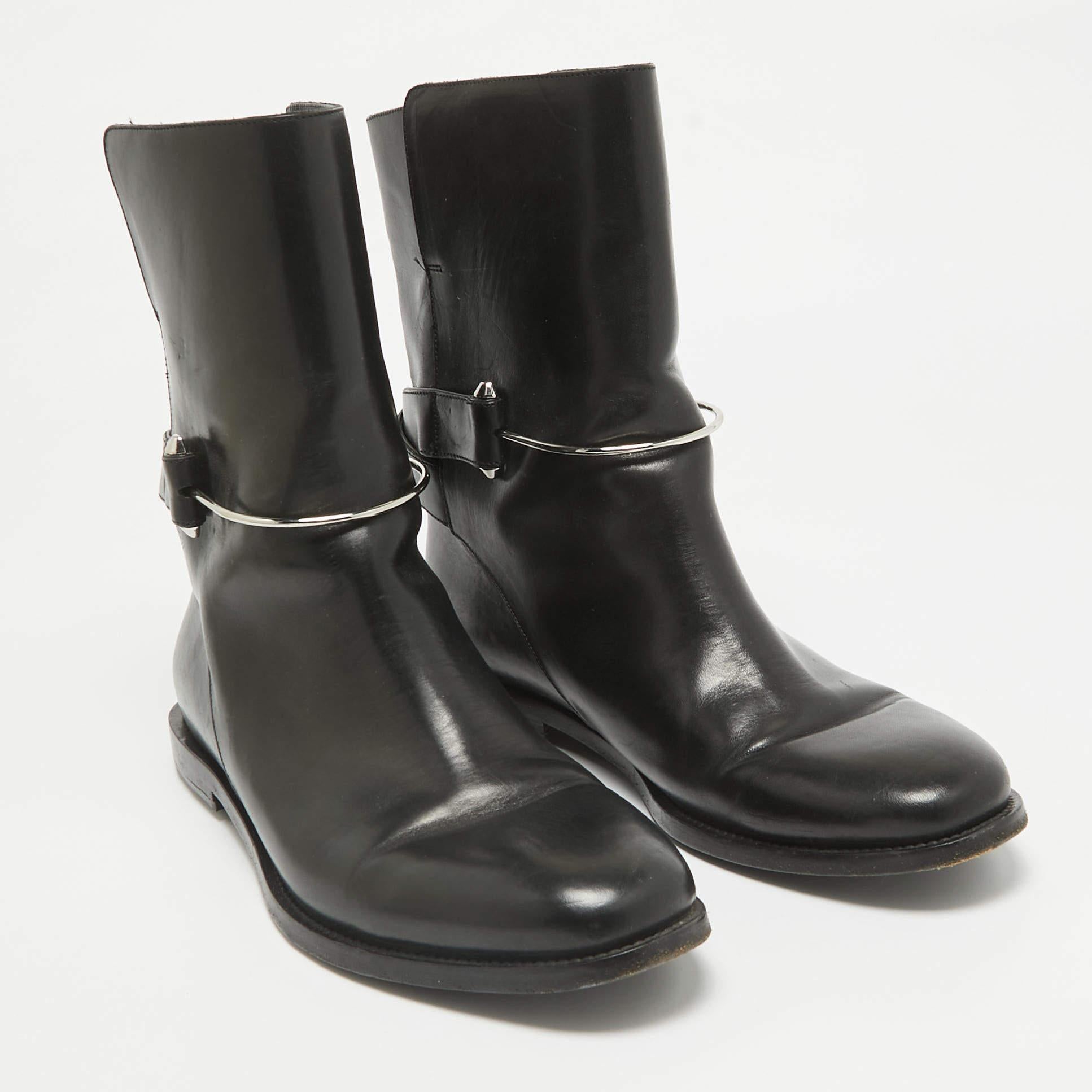 Women's Balenciaga Black Leather Ankle Length Boots Size 41 For Sale