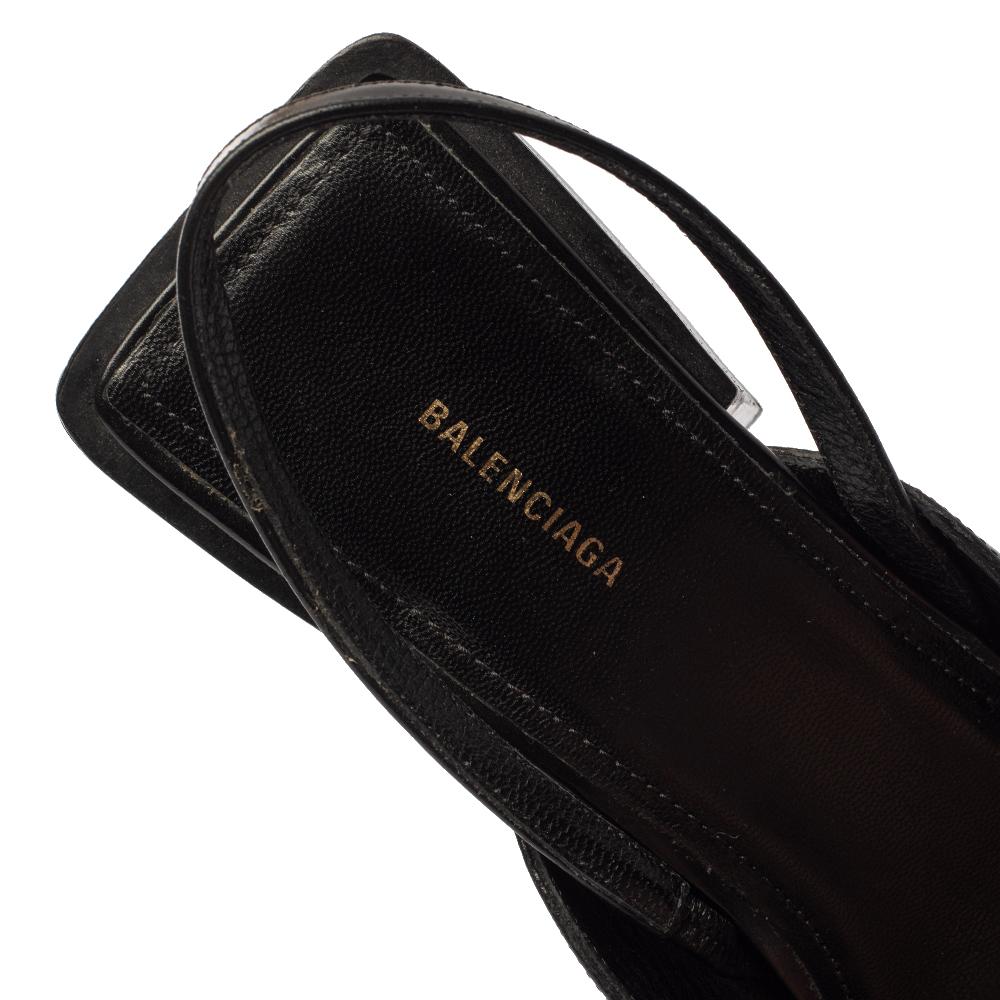 Balenciaga Black Leather BB Logo Square Toe Slingback Sandals Size 35.5 In Good Condition In Dubai, Al Qouz 2