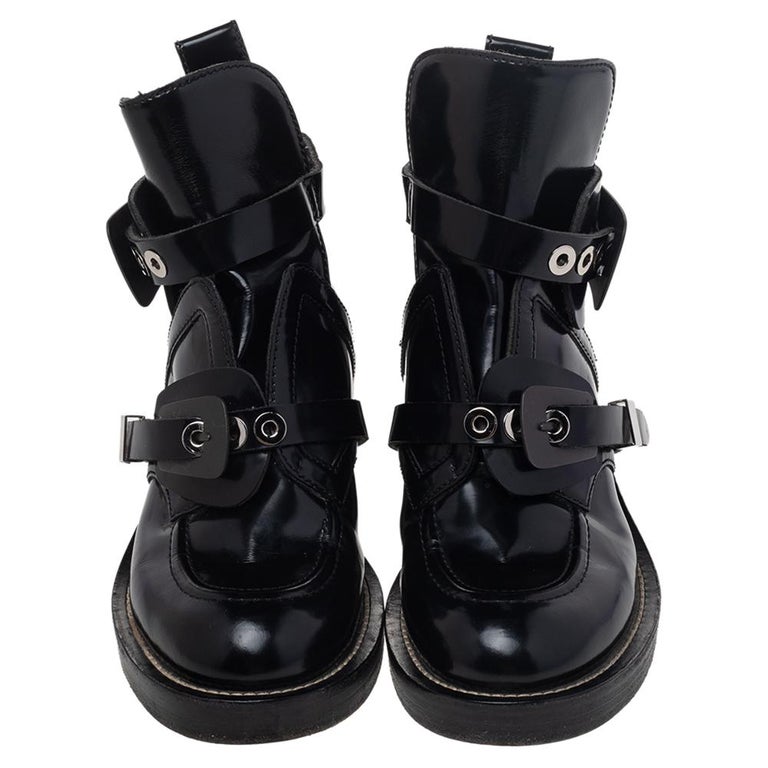 Balenciaga Black Leather Ceinture Ankle Boots Size 39 at 1stDibs |  balenciaga buckle boots, balenciaga ceinture boots, balenciaga leather  ankle boots