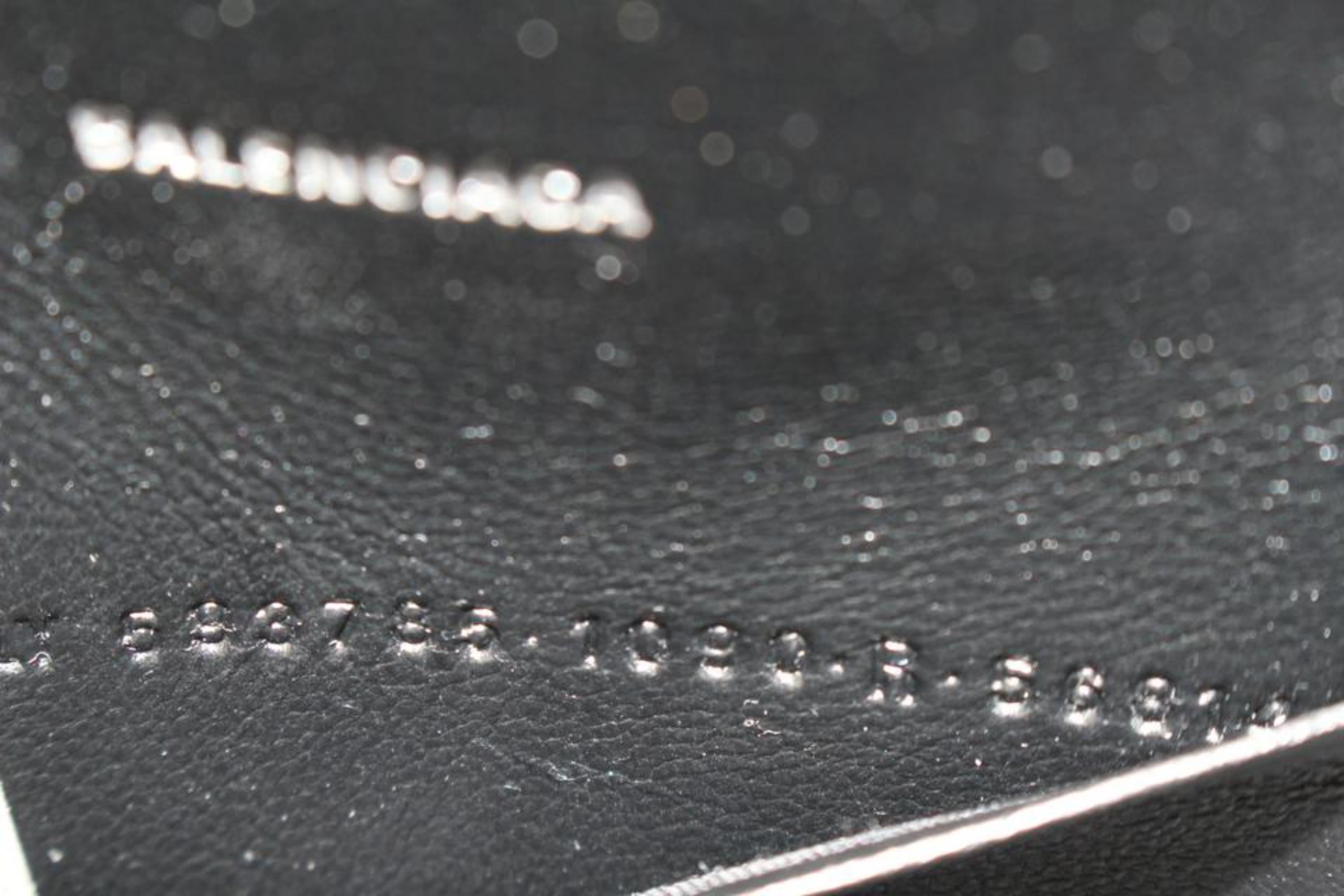 Balenciaga Black Leather Classic Logo Wallet on Chain Gold Chain 46ba624s For Sale 4