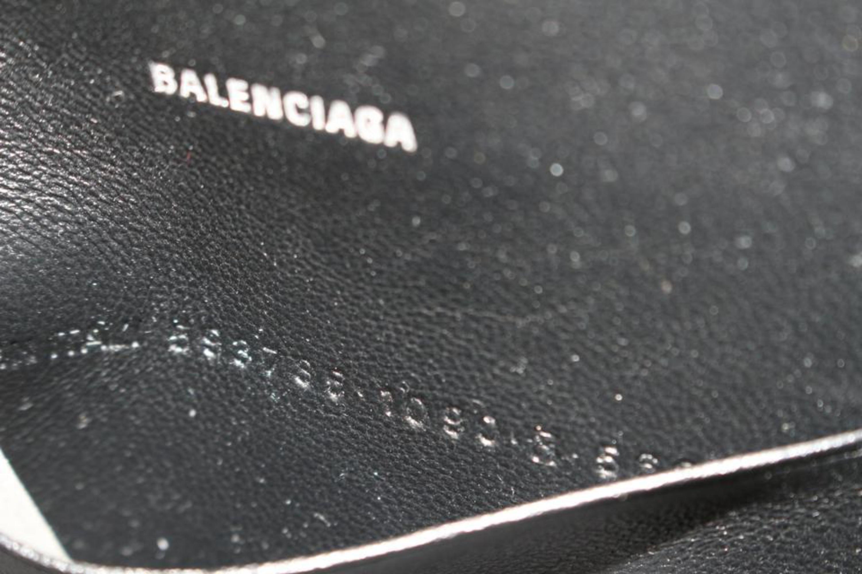 Balenciaga Portefeuille classique en cuir noir avec logo sur chaîne dorée 48ba624 en vente 6