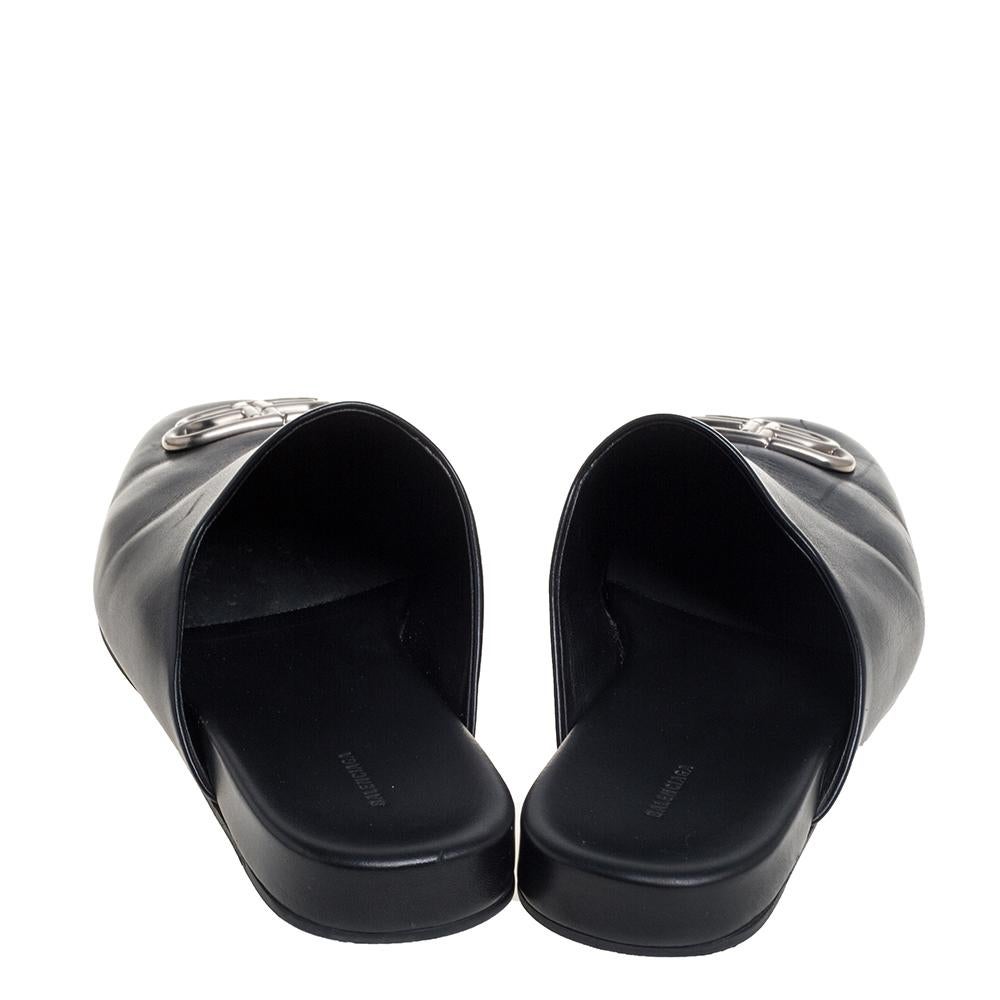 Balenciaga Black Leather Cosy BB Logo Embellished Mule Sandals Size 43 In Good Condition In Dubai, Al Qouz 2