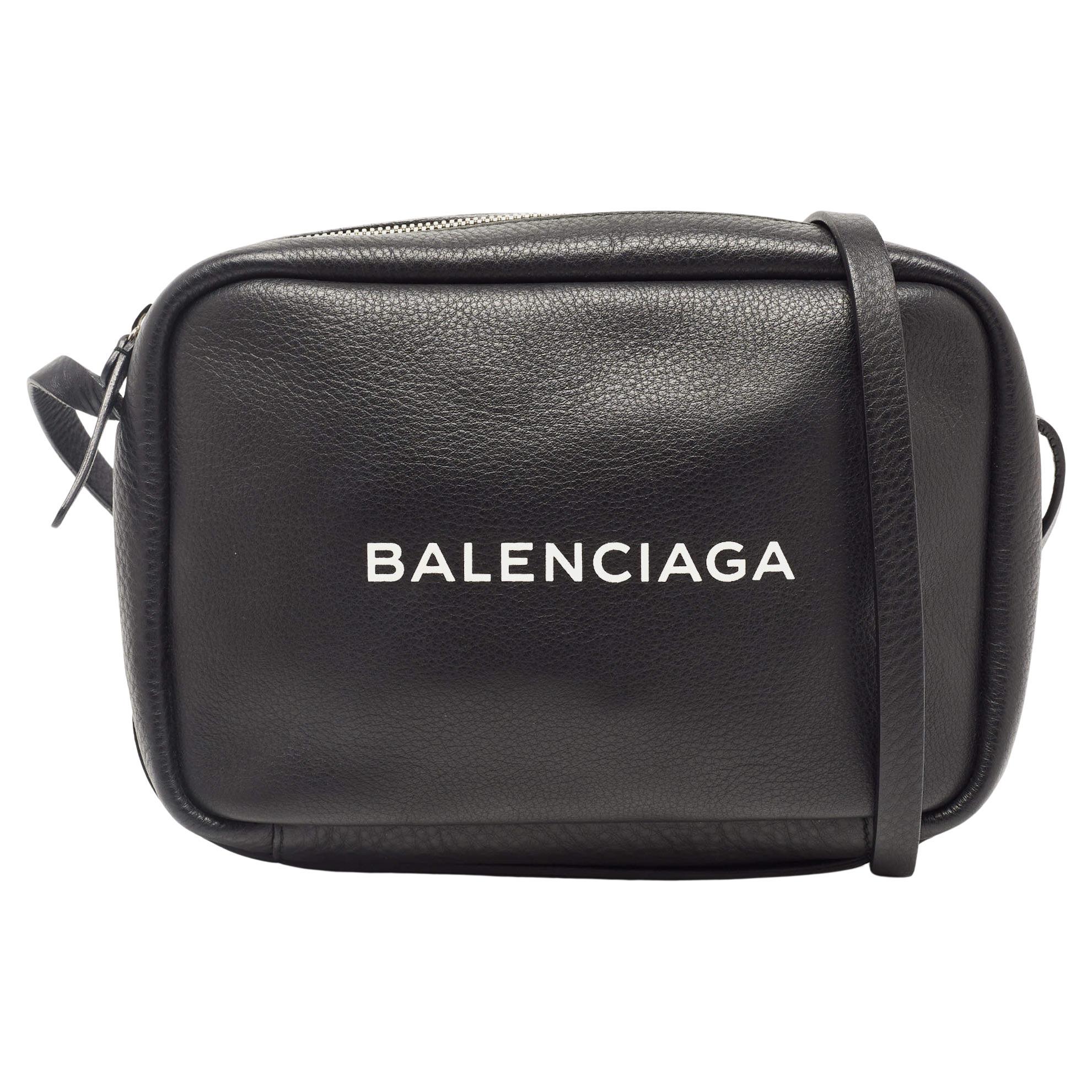 Billingham 5 Series 555 Shoulder Camera Bag - Sage / Tan Leather