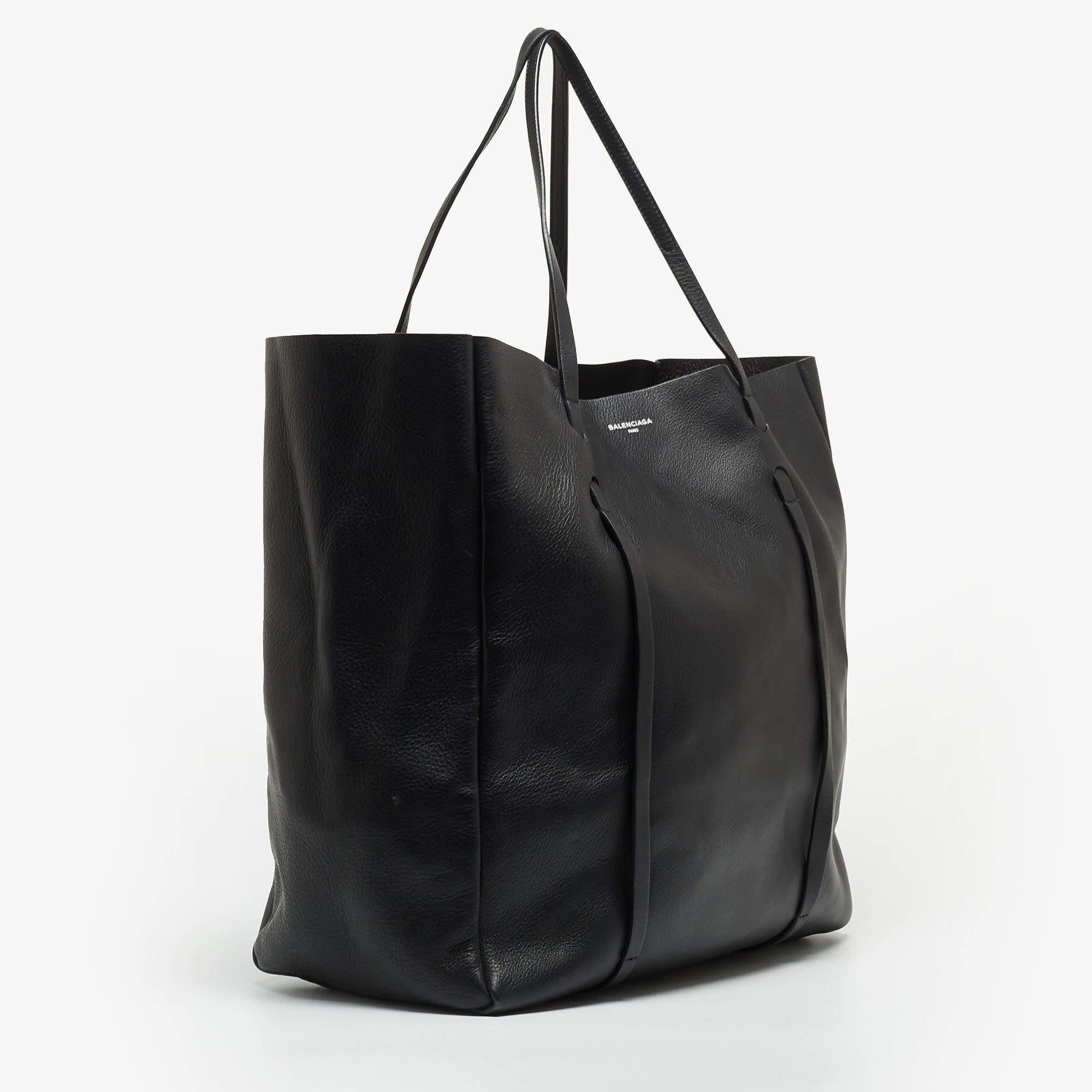 Women's Balenciaga Black Leather Everyday Shopper Tote
