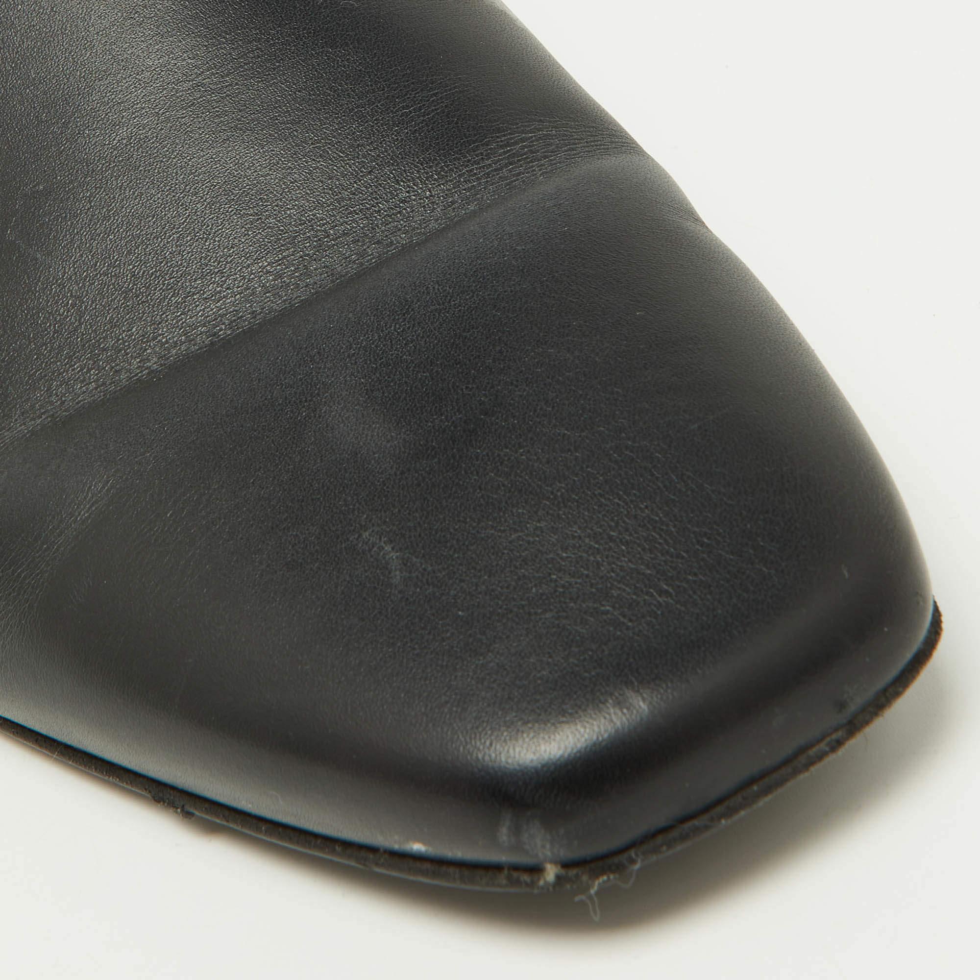 Balenciaga Black Leather Flat Mules Size 41 For Sale 1