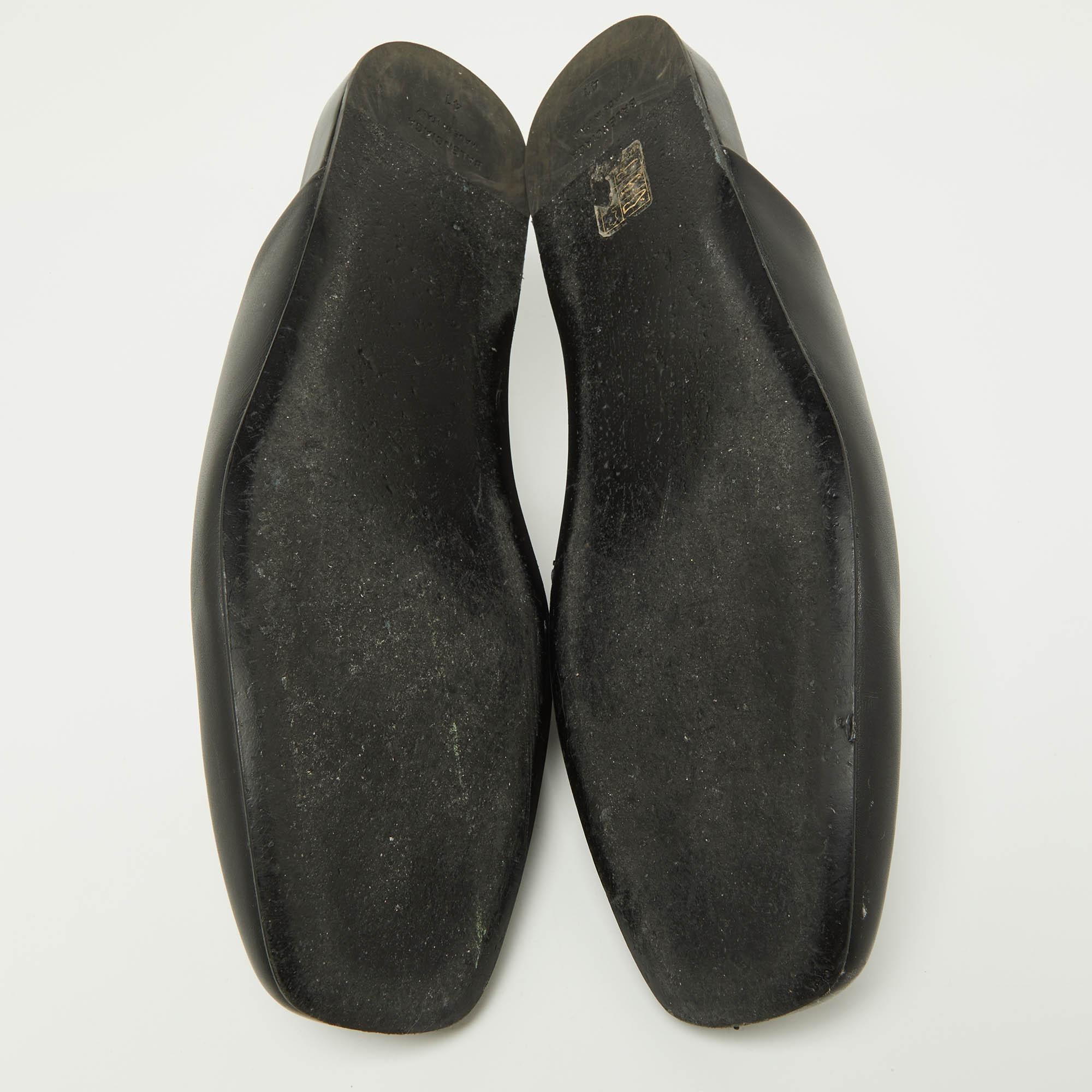 Balenciaga Mules plates en cuir noir Taille 41 en vente 2
