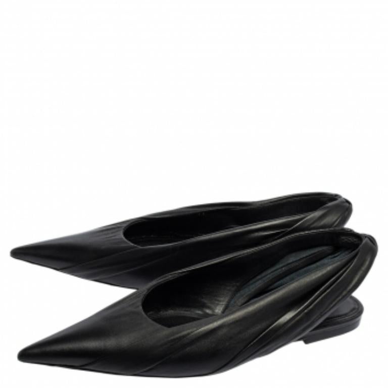 Balenciaga Negro Cuero Cuchillo Puntiagudo Toe Slingback Flats Tamaño 37 en venta 2