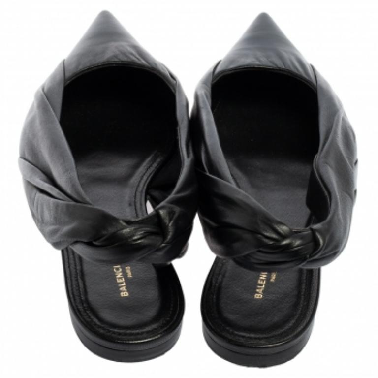 Balenciaga Negro Cuero Cuchillo Puntiagudo Toe Slingback Flats Tamaño 37 en venta 3