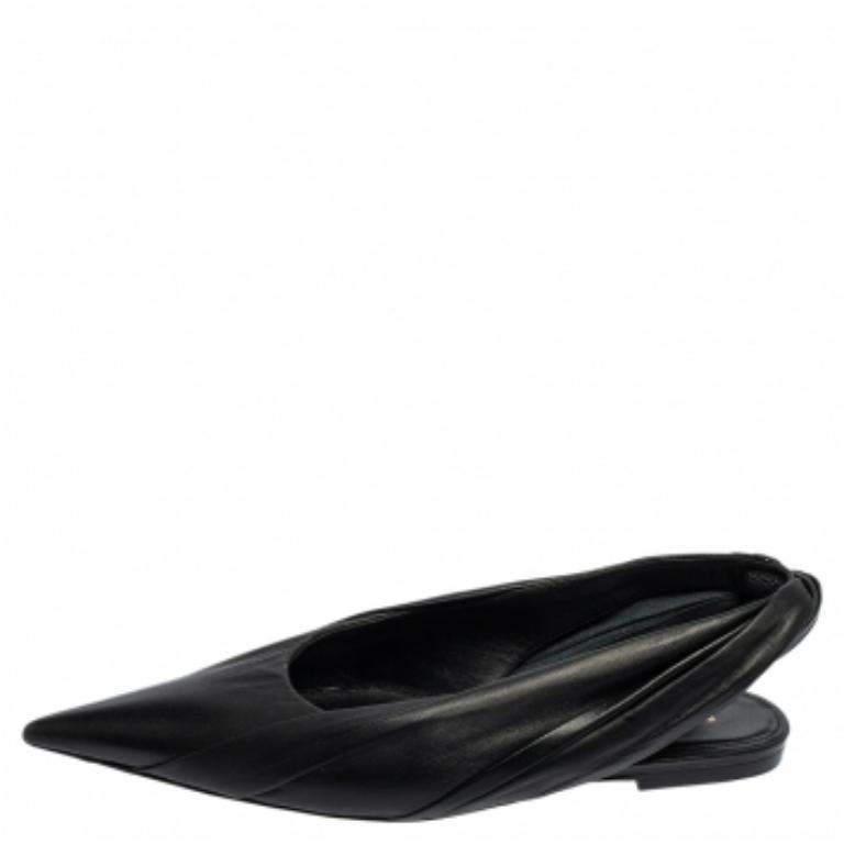 Balenciaga Negro Cuero Cuchillo Puntiagudo Toe Slingback Flats Tamaño 37 en venta