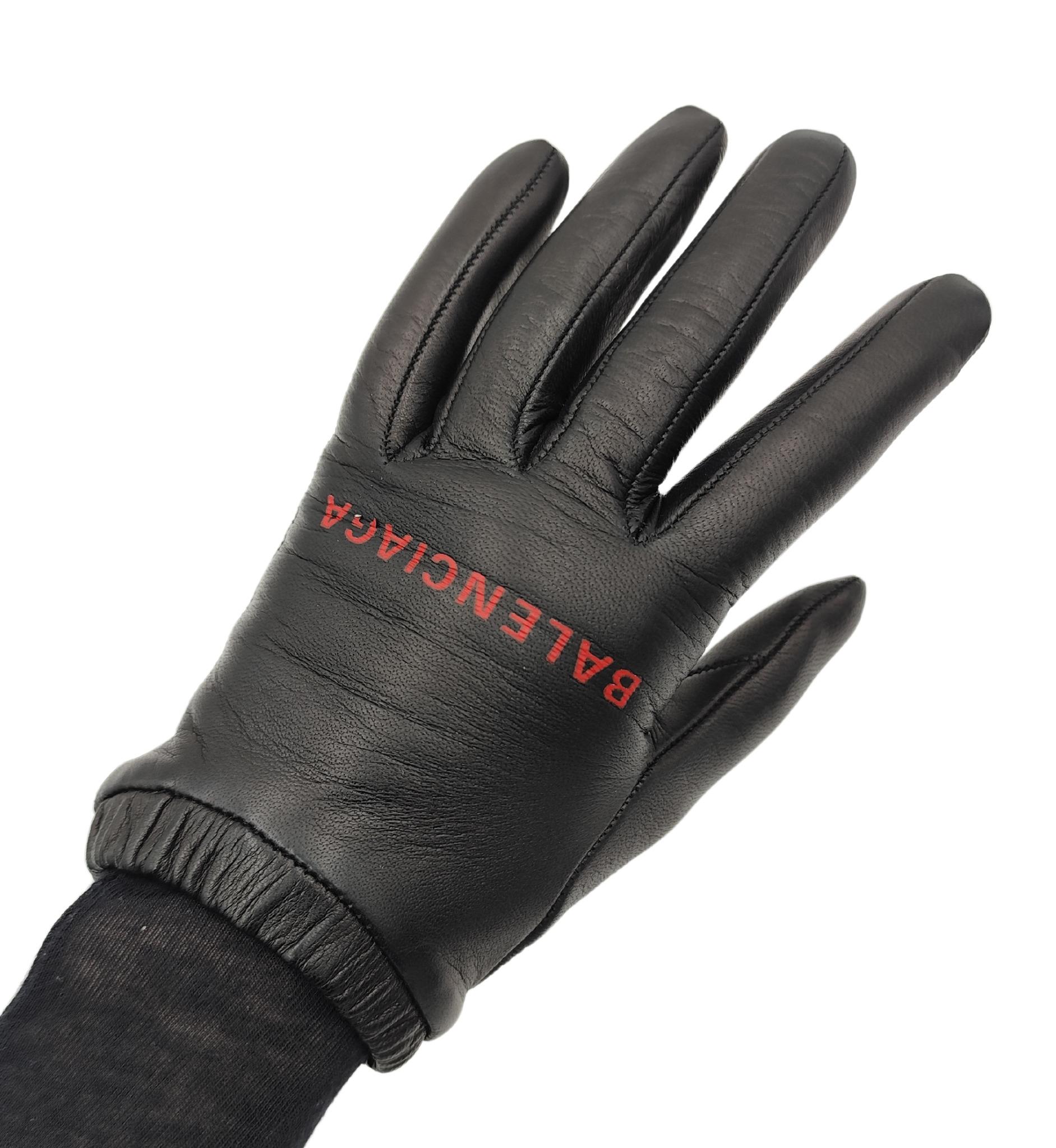 Nero Guanti con logo in pelle nera Balenciaga in vendita