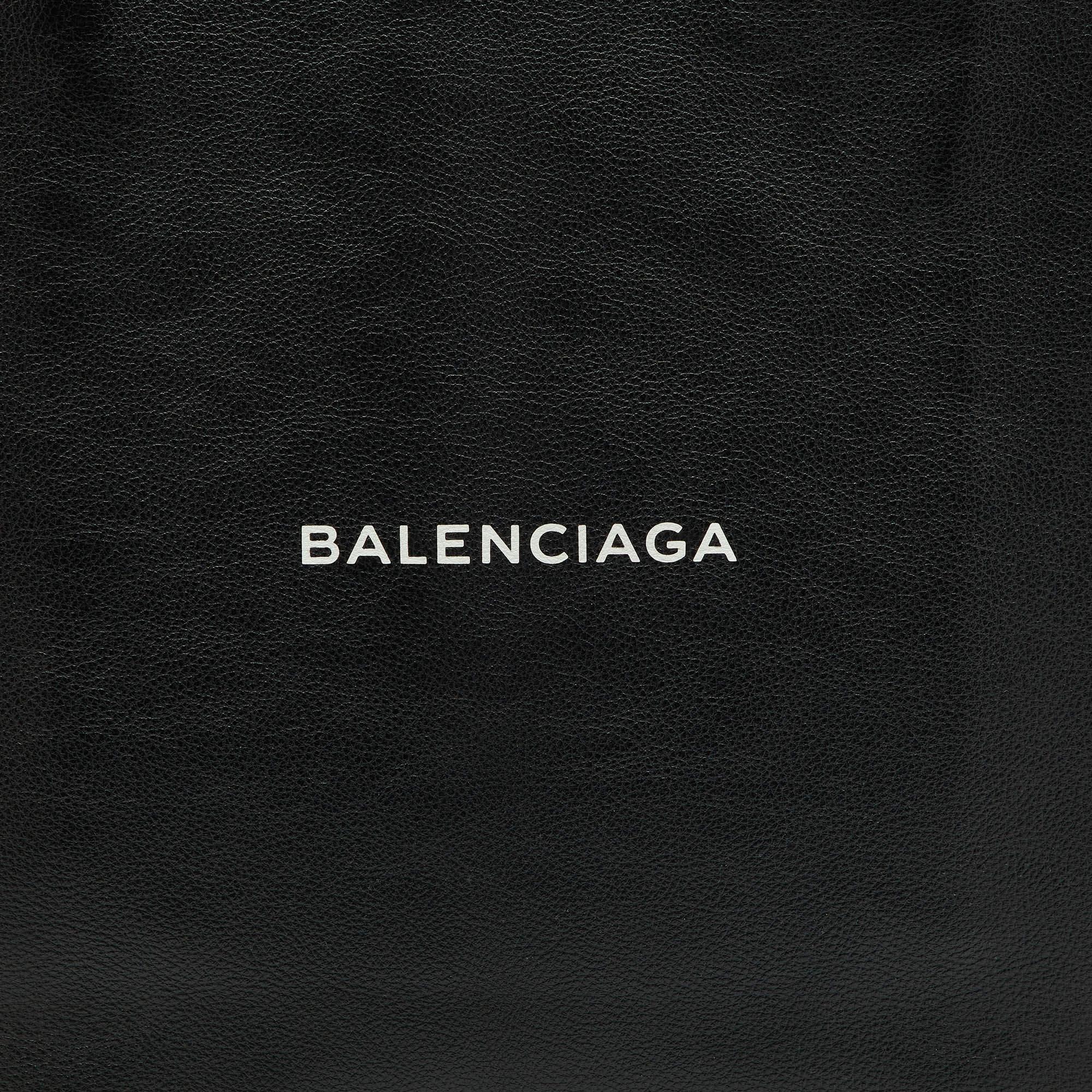 Balenciaga Black Leather Logo Print North South Shopper Tote en vente 6