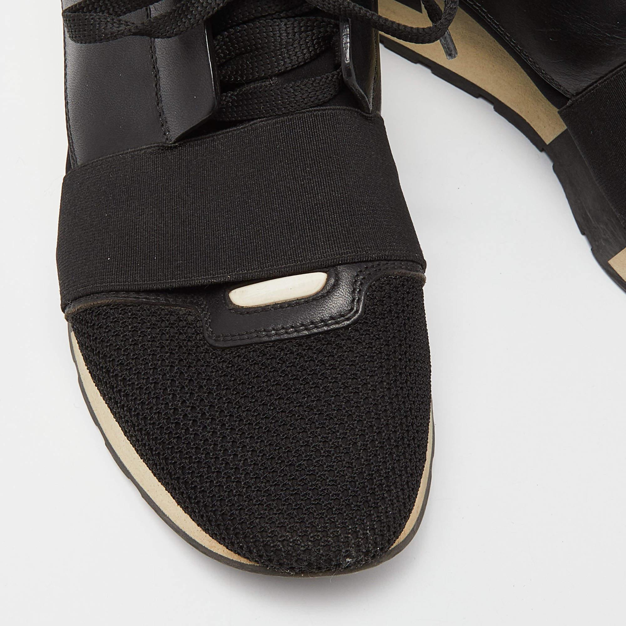 Balenciaga Black Leather, Mesh and Suede Race Runner Sneakers In Fair Condition For Sale In Dubai, Al Qouz 2