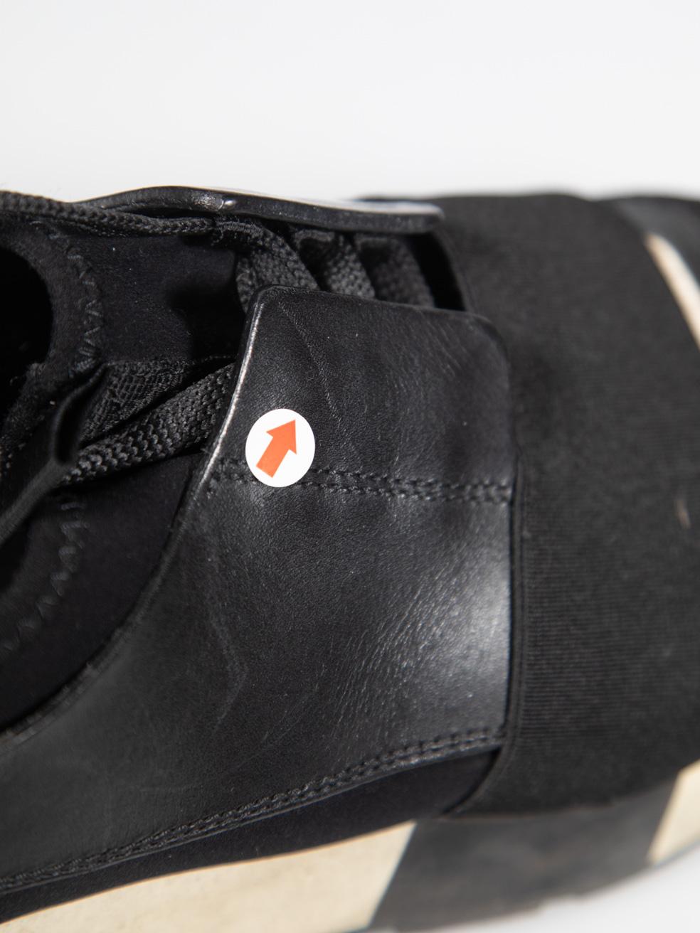 Balenciaga Schwarz Leder & Mesh Race Runner Turnschuhe Größe IT 38 im Angebot 3