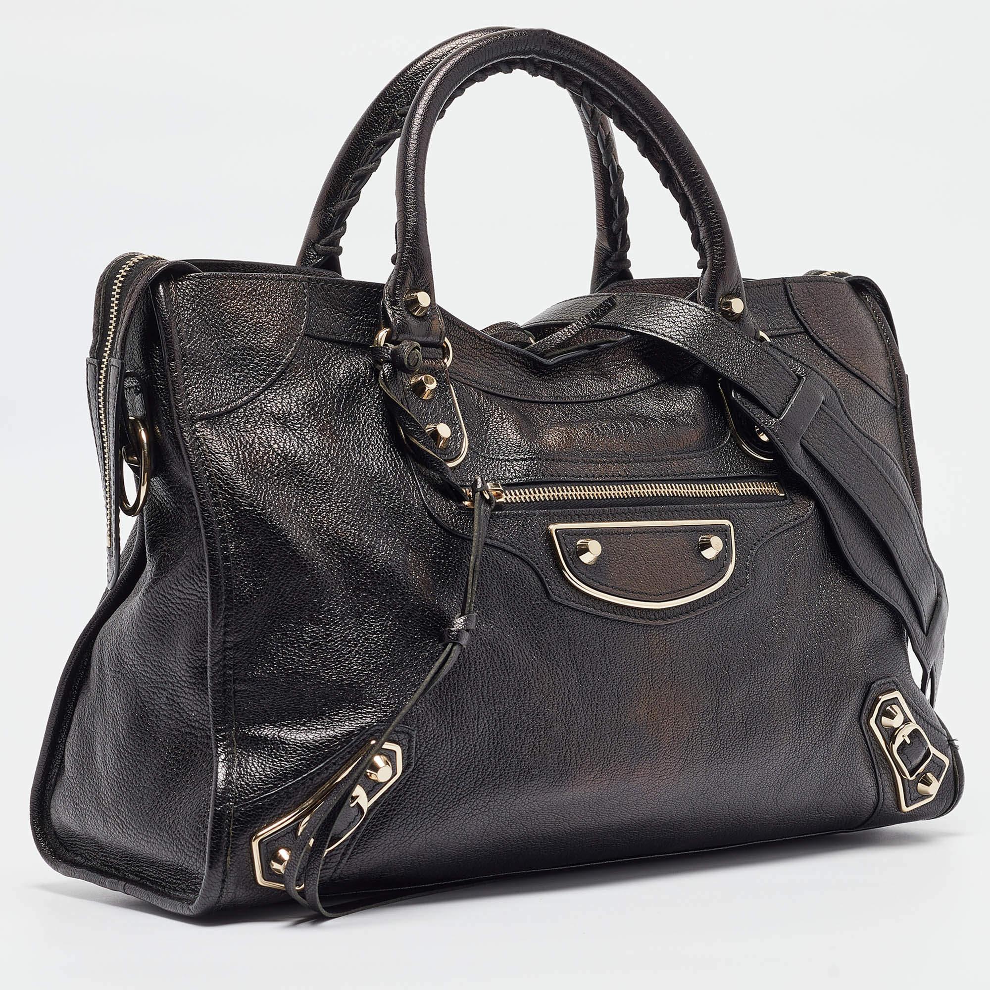 Balenciaga - Fourre-tout Classic City en cuir noir à bords métallisés Pour femmes en vente