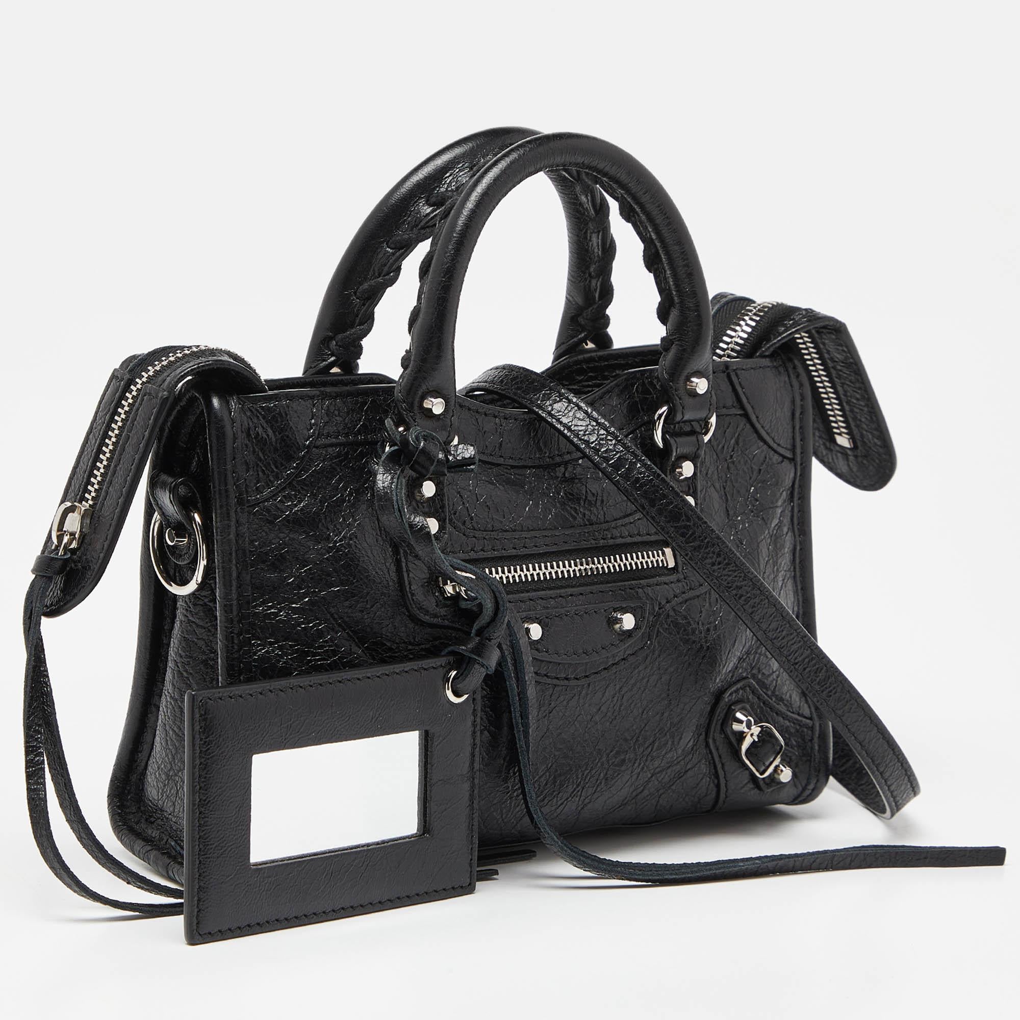Balenciaga Black Leather Nano Classic City Bag In Good Condition In Dubai, Al Qouz 2