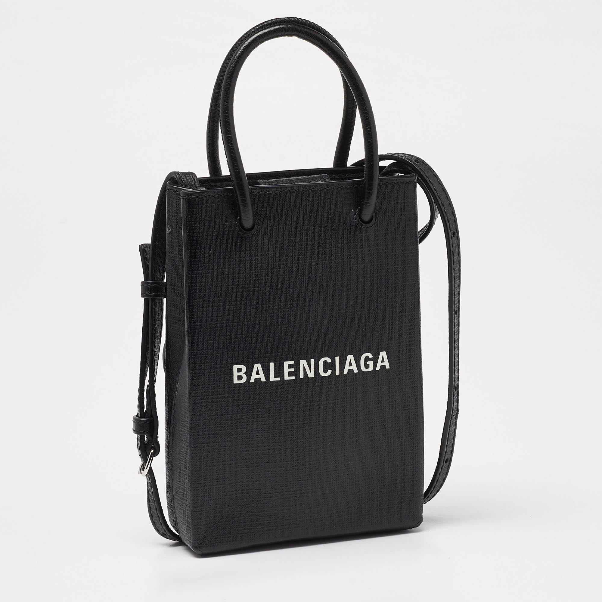 Balenciaga Black Leather Phone Holder Crossbody Bag In Good Condition In Dubai, Al Qouz 2