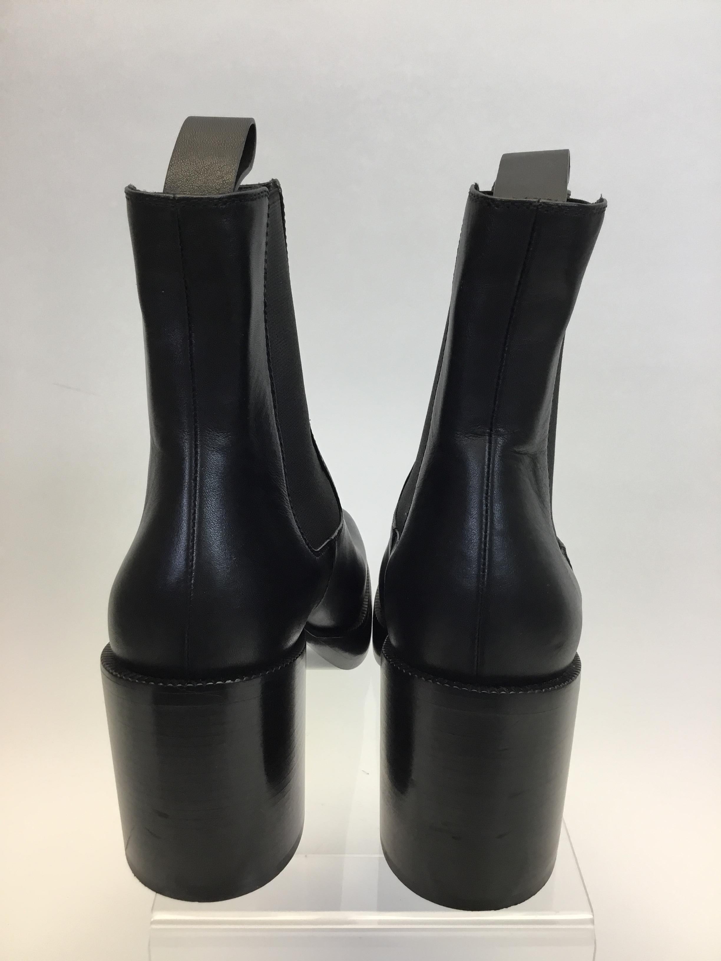 Balenciaga Black Leather Platform Ankle Boots NIB In New Condition For Sale In Narberth, PA