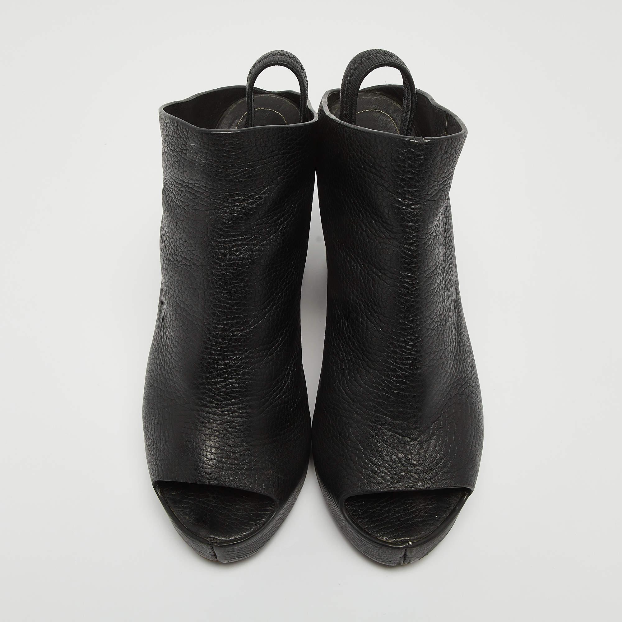 Nero Balenciaga Sandali con plateau in pelle nera Taglia 39 in vendita
