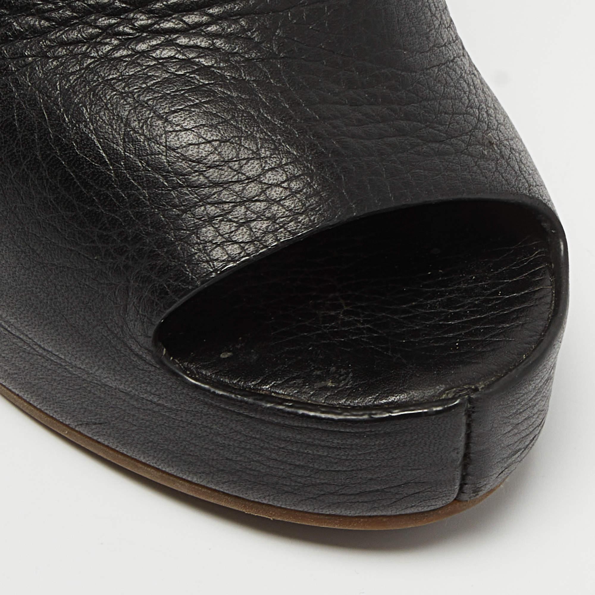 Balenciaga Sandali con plateau in pelle nera Taglia 39 in vendita 2
