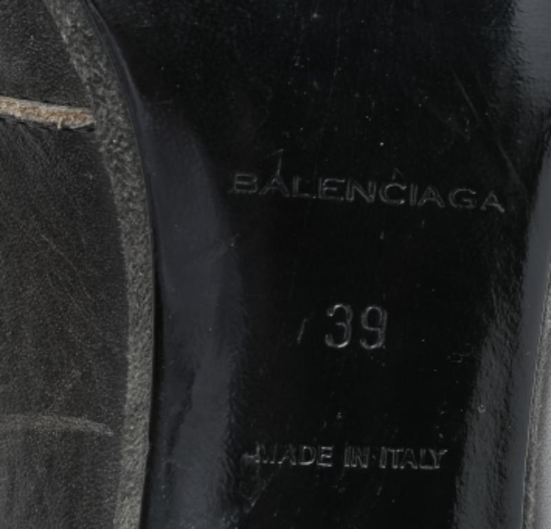 Balenciaga Puntera de cuero negro con cordones  Botines talla 39 en venta 4