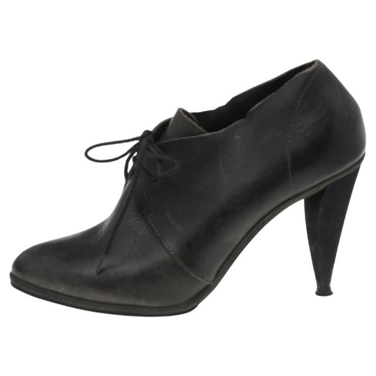 Balenciaga Puntera de cuero negro con cordones  Botines talla 39