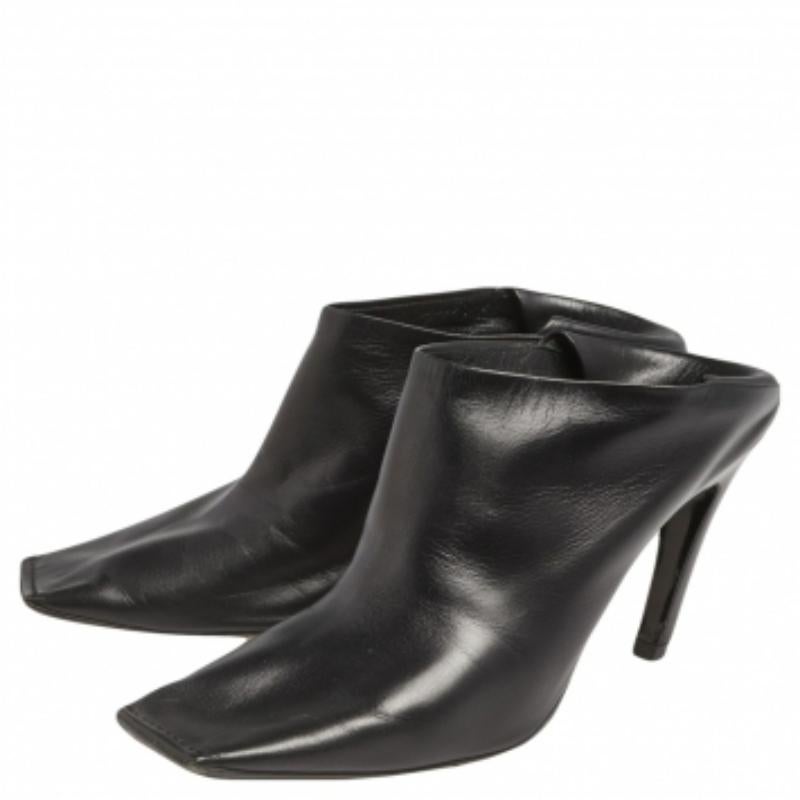 Balenciaga Mules à talon pliable en cuir noir Quadro Taille 37 en vente 5