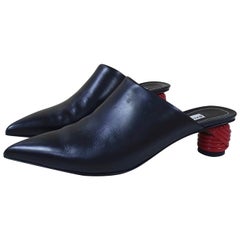 Balenciaga Mules à talons enveloppés en cuir noir et corde rouge