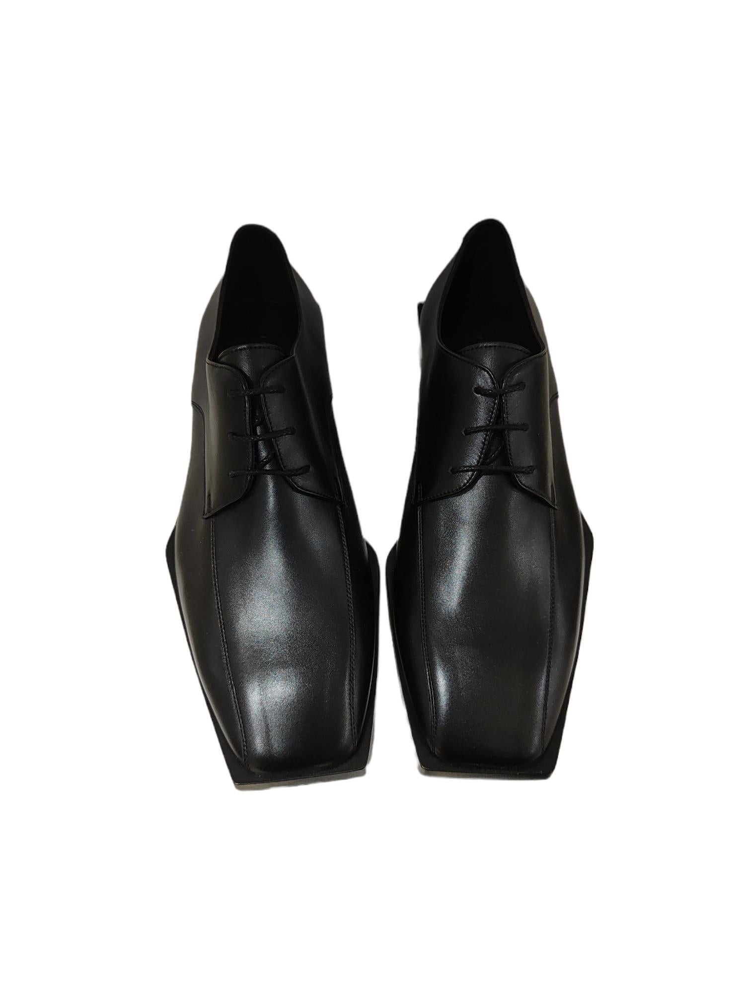 Women's or Men's Balenciaga black leather shoes 