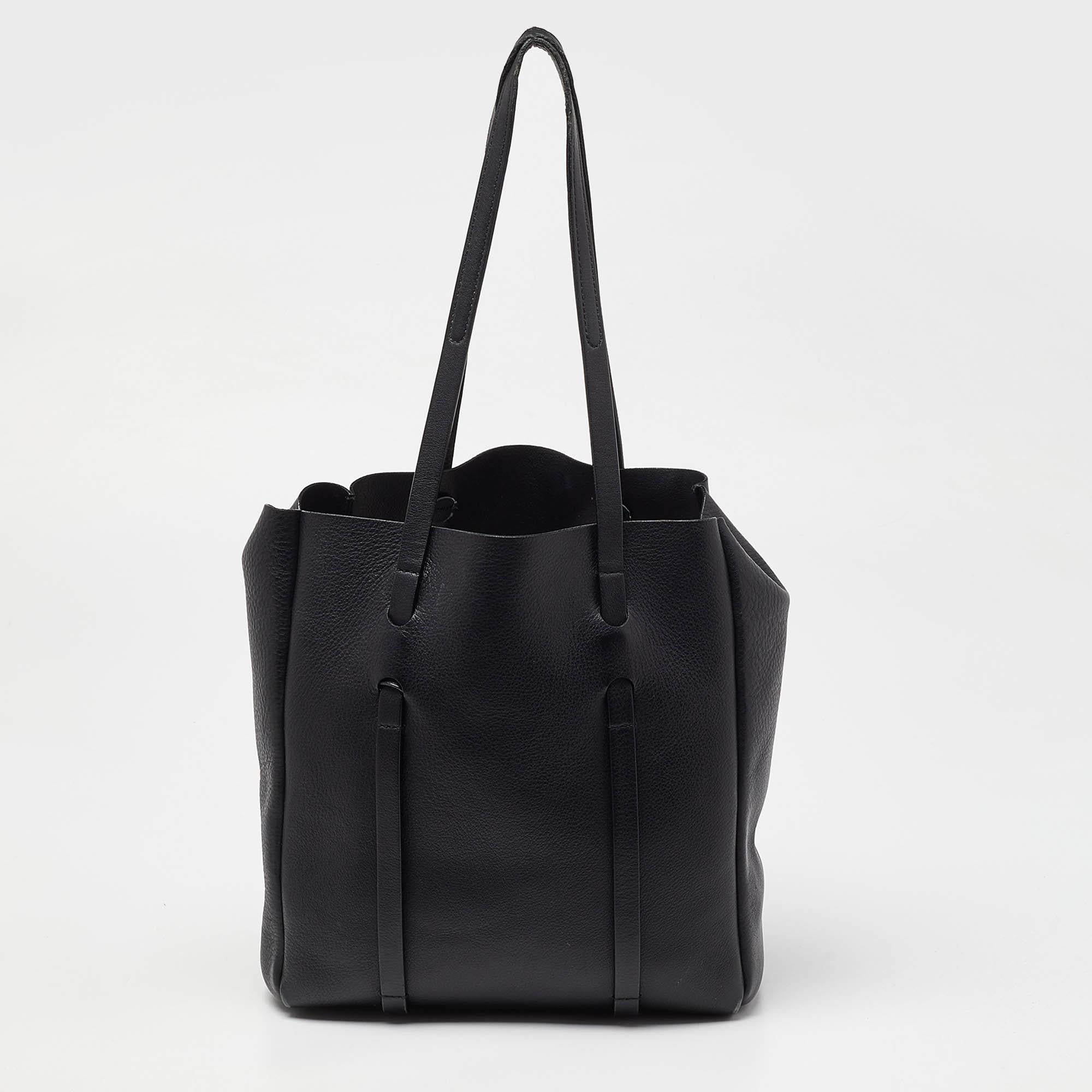 Women's Balenciaga Black Leather Small Everyday Tote