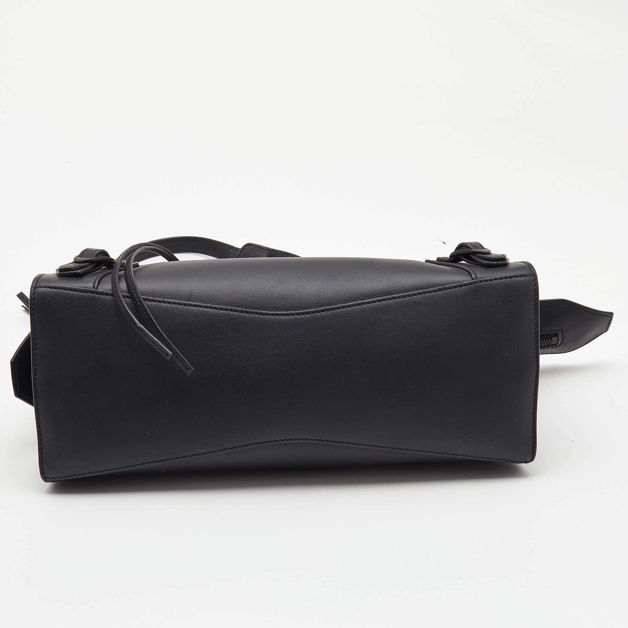 Balenciaga Black Leather Small Neo Classic Tote In Good Condition In Dubai, Al Qouz 2