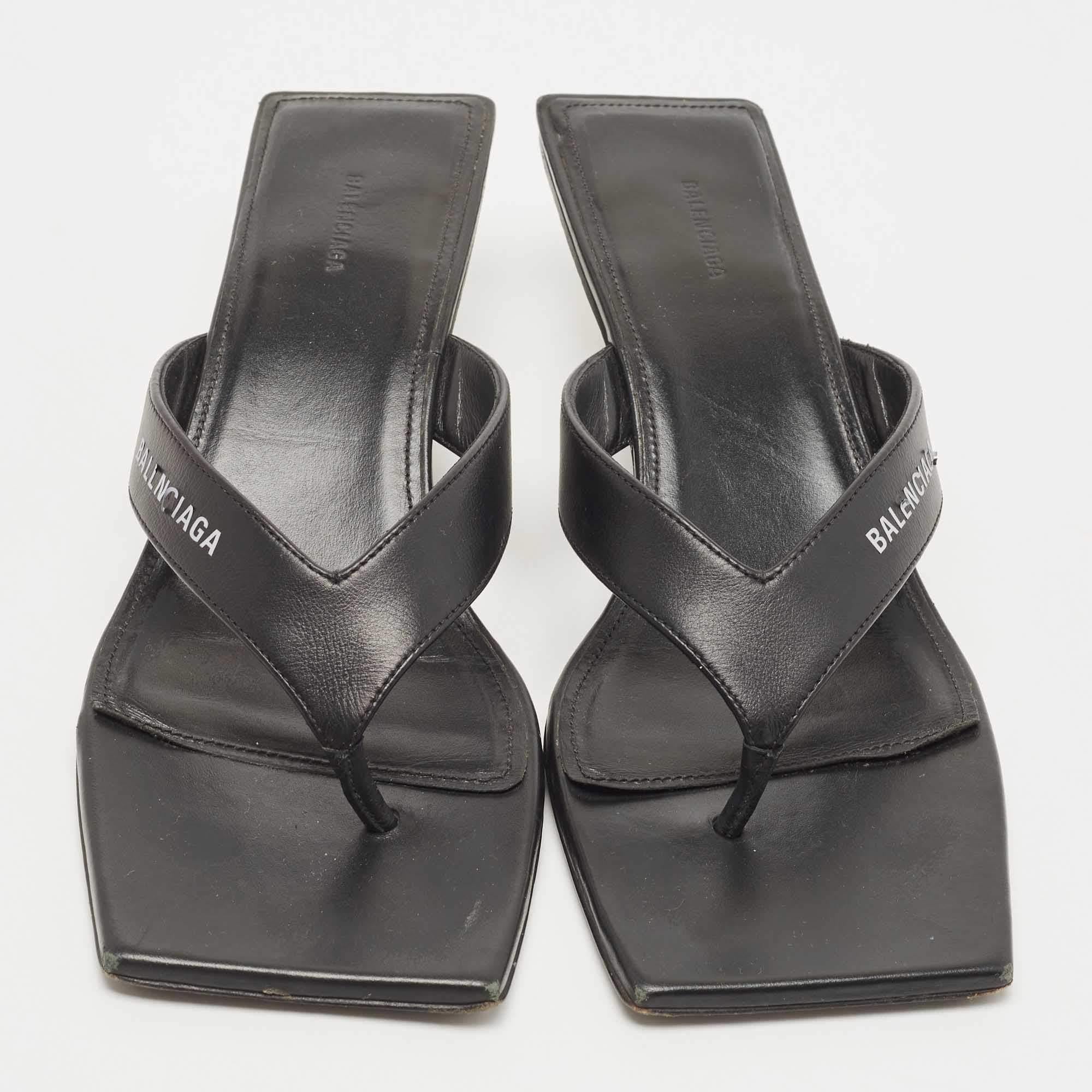 Balenciaga Black Leather Square Toe Thong Slide Sandals Size 37 In Good Condition In Dubai, Al Qouz 2