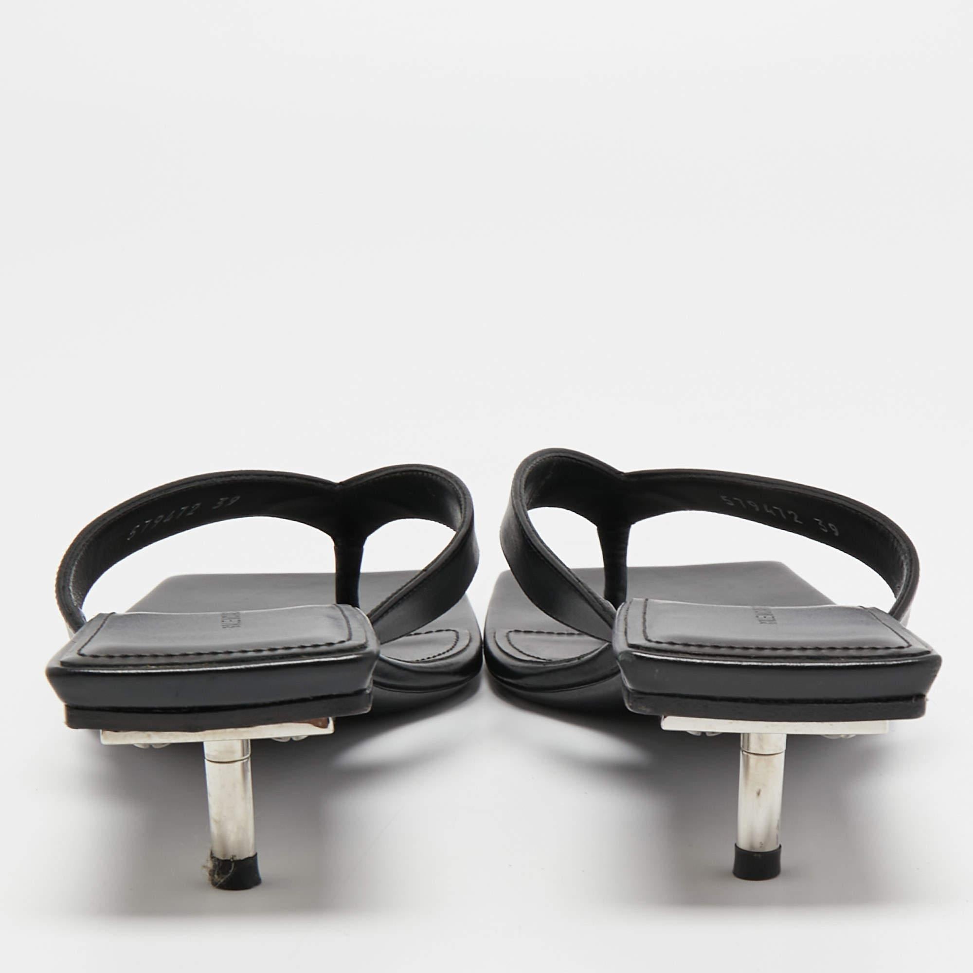 Balenciaga Black Leather Square Toe Thong Slide Sandals Size 39 In Good Condition For Sale In Dubai, Al Qouz 2