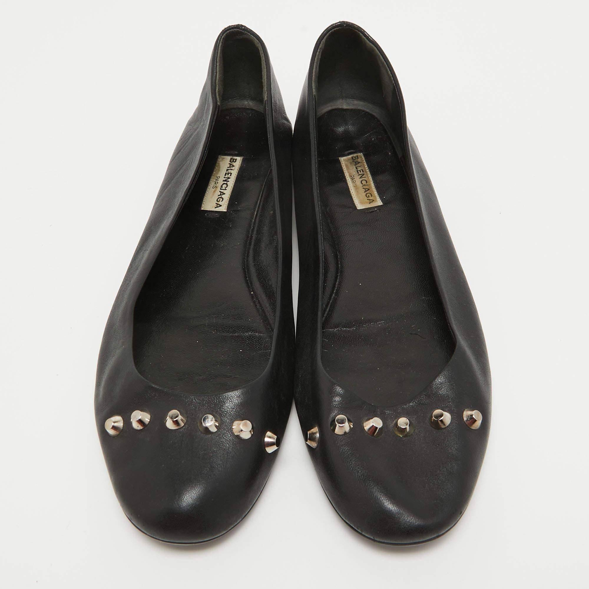 Balenciaga Black Leather Studded Ballet Flats Size 40 In Good Condition In Dubai, Al Qouz 2