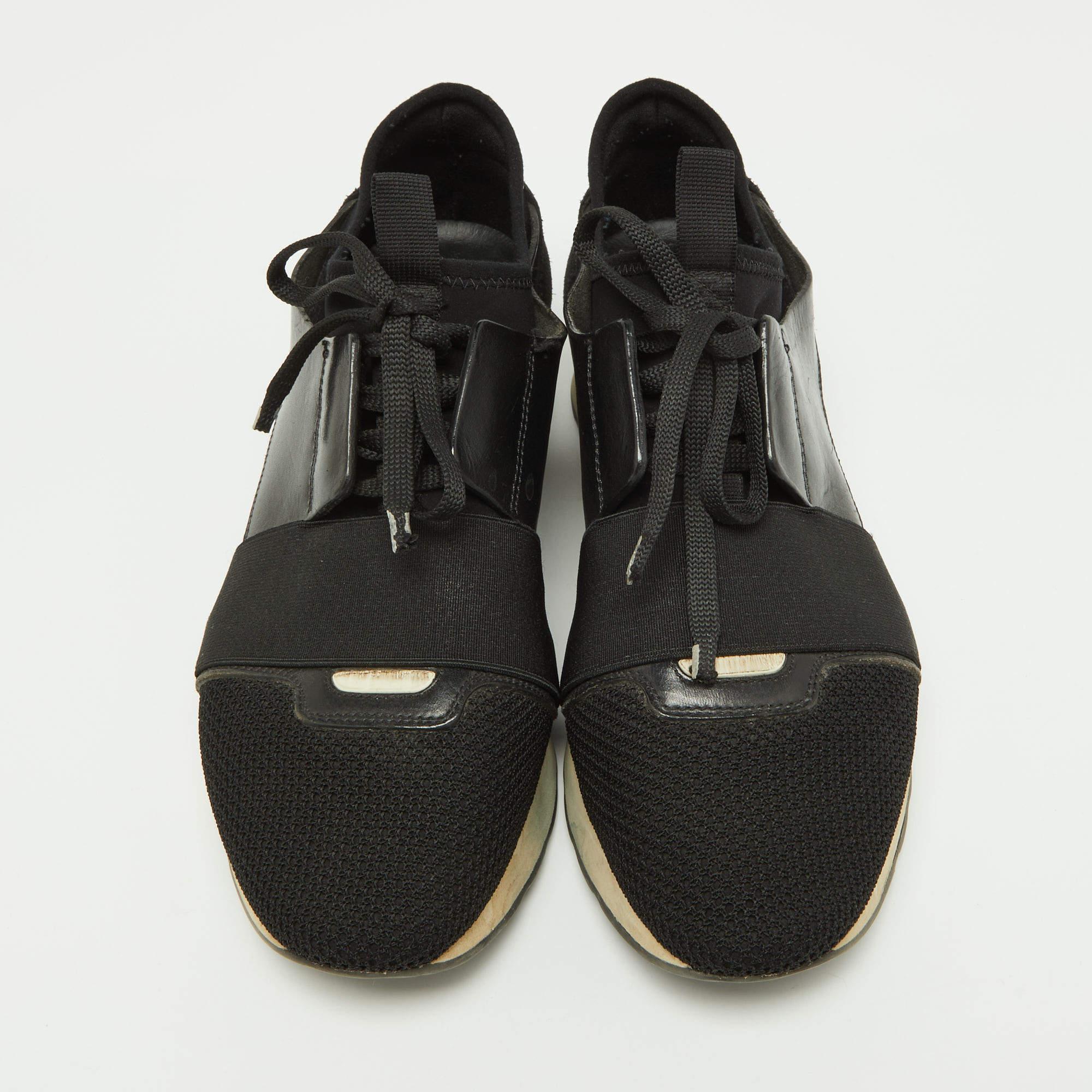 Balenciaga Black Leather Suede and Mesh Race Runner Sneakers Size 39 In Good Condition For Sale In Dubai, Al Qouz 2