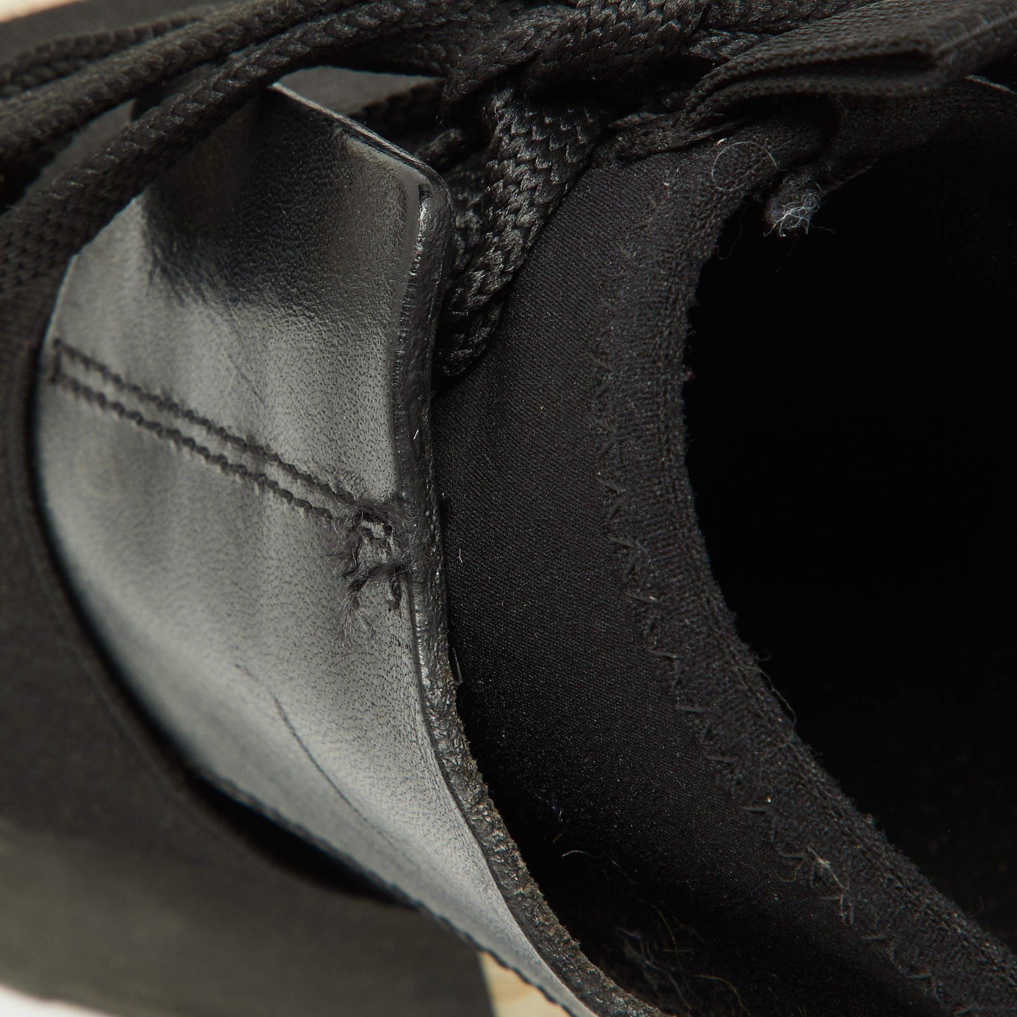 Women's Balenciaga Black Leather Suede and Mesh Race Runner Sneakers Size 39 For Sale