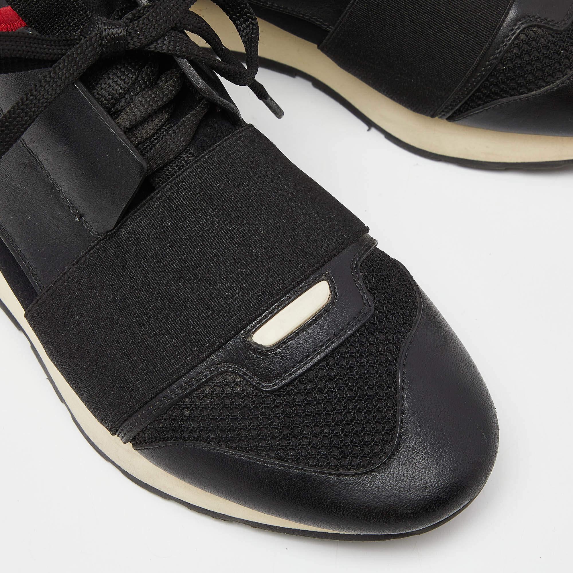 Balenciaga - Baskets de course en cuir, daim et maille noires, taille 39 État moyen - En vente à Dubai, Al Qouz 2