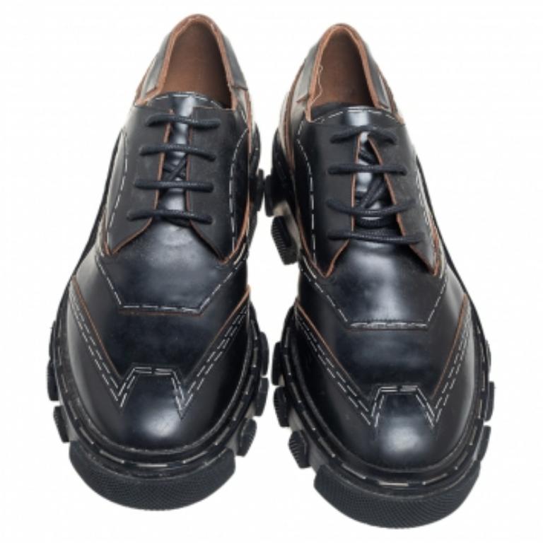 Balenciaga Derby à plateforme en cuir noir avec surpiqûres Taille 38 en vente 1
