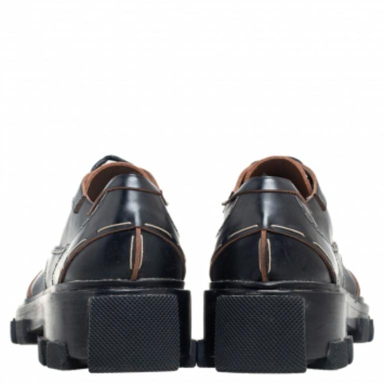Balenciaga Derby à plateforme en cuir noir avec surpiqûres Taille 38 en vente 3