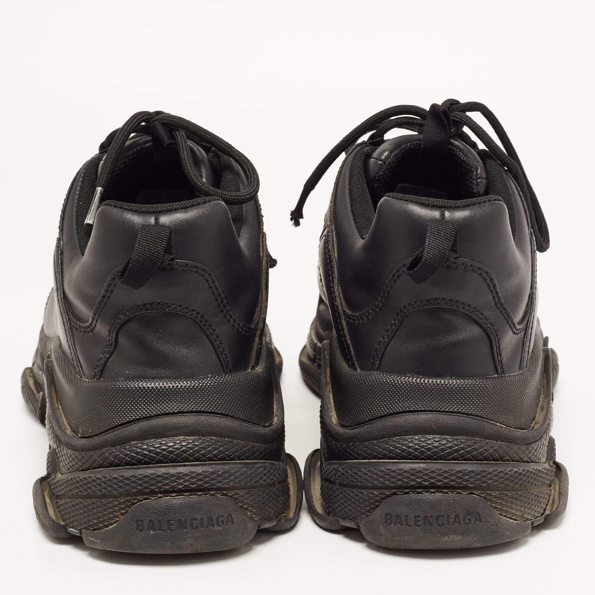 Balenciaga Black Leather Triple S Sneakers Size 45 In Good Condition In Dubai, Al Qouz 2