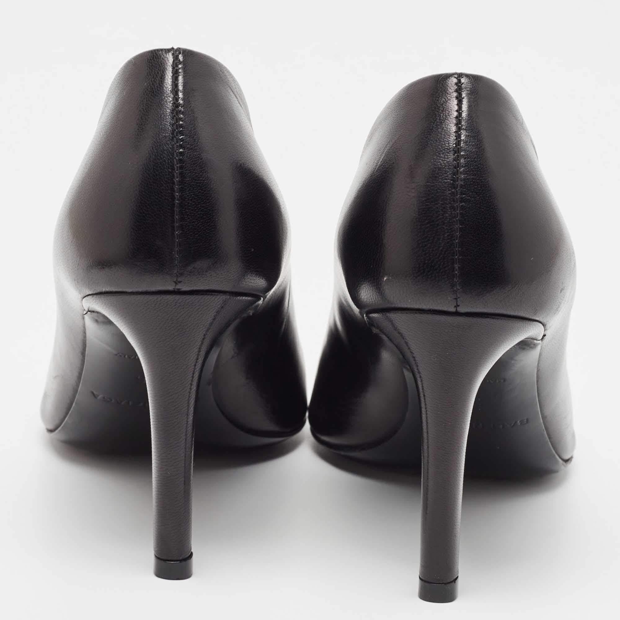Balenciaga Black Leather V Neck Open Toe Pumps Size 36 For Sale 1