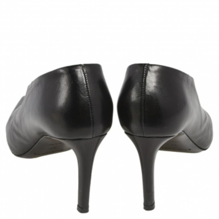 Balenciaga Leather Black V-Neck Open Toe Pumps Size 37 en vente 1