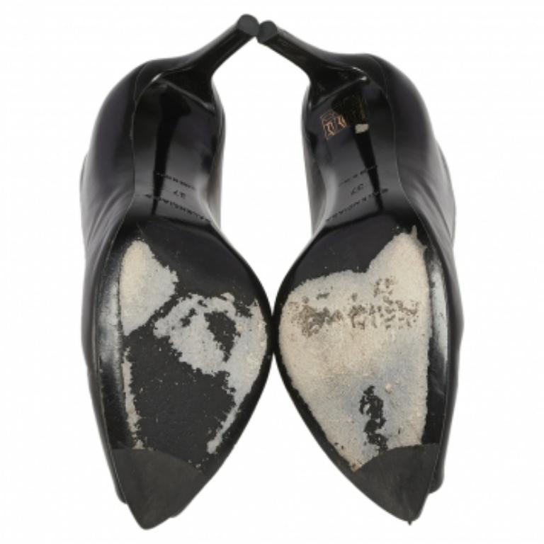 Balenciaga Leather Black V-Neck Open Toe Pumps Size 37 en vente 3
