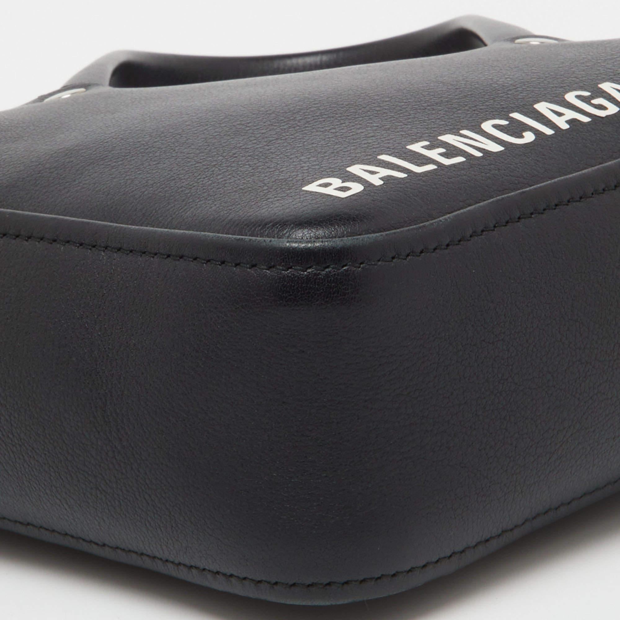 Balenciaga Black Leather XS Triangle Duffle Bag For Sale 3