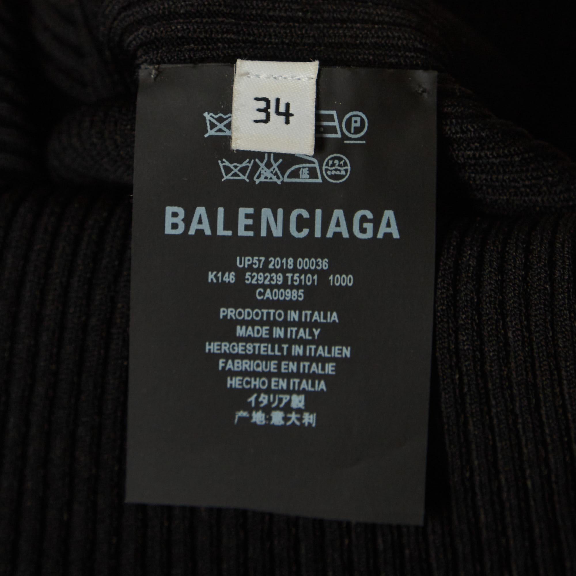 Balenciaga haut col ras du cou en tricot à appliques logo noires S Pour femmes 