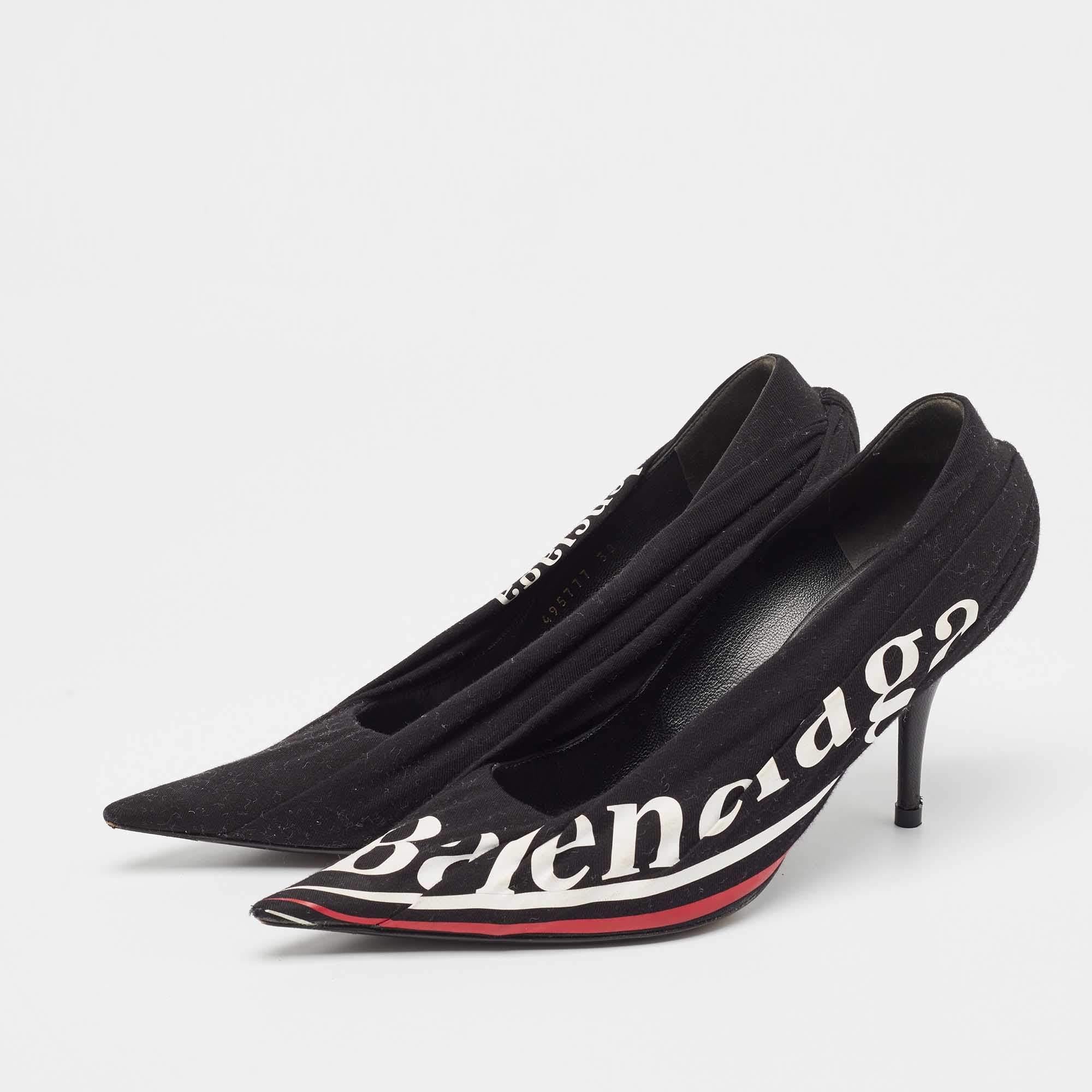 Fate una dichiarazione di stile chic con queste décolleté di design. Presentano tacchi robusti e suole resistenti, perfetti per le tue uscite alla moda.