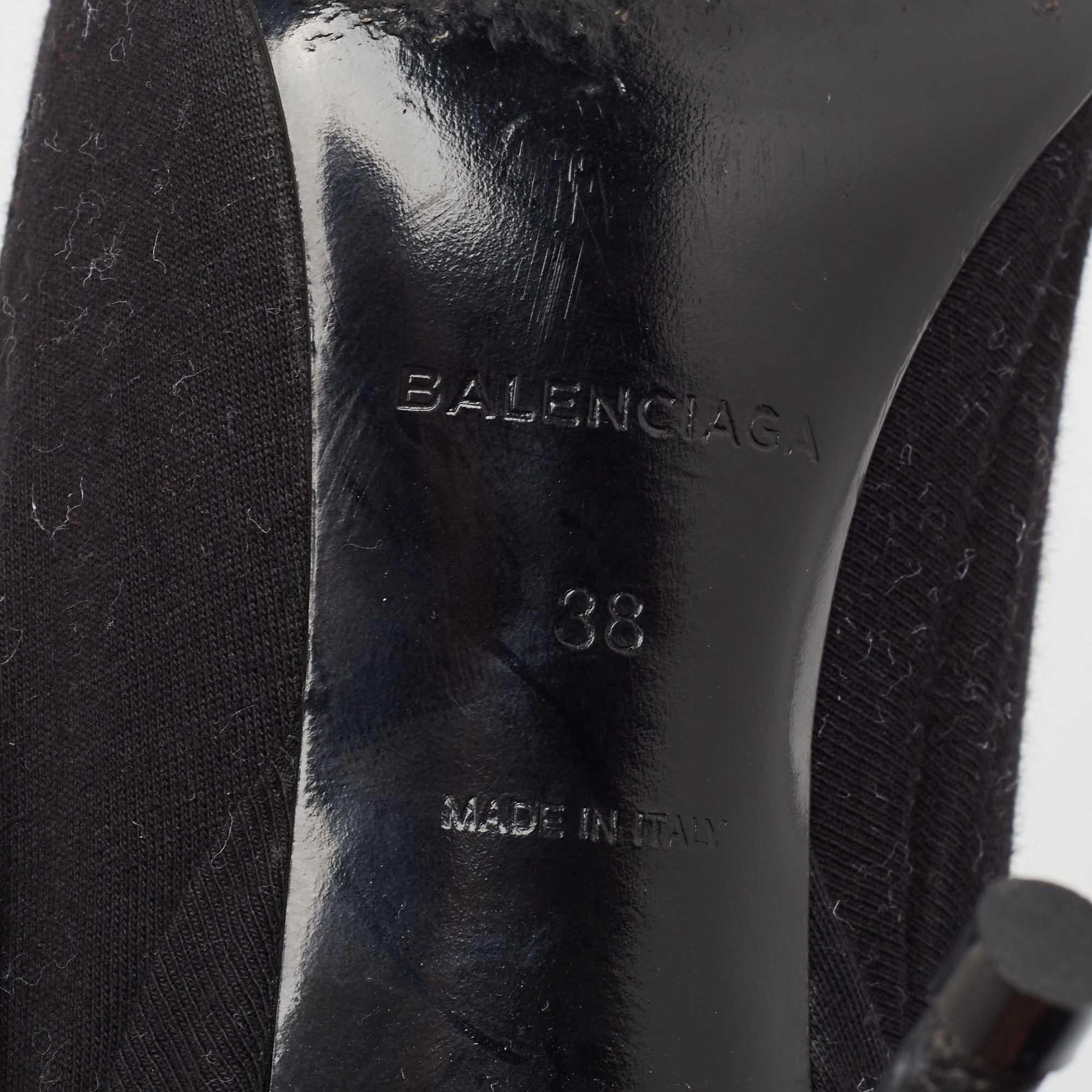 Balenciaga Pumps in tessuto con stampa logo nero Taglia 38 in vendita 3