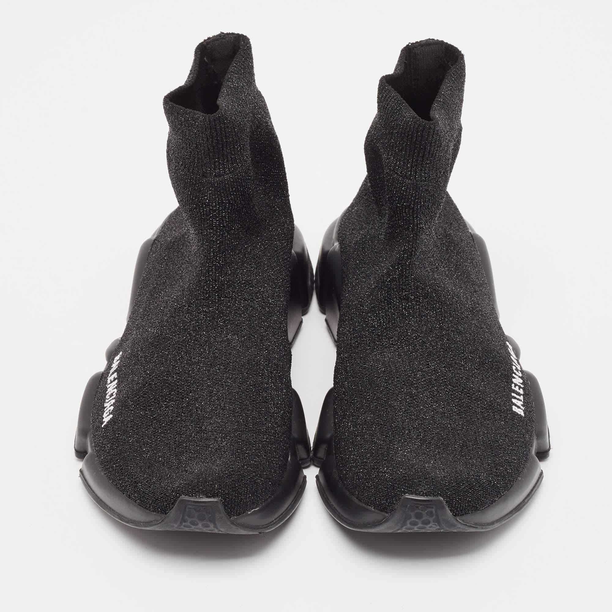 Give your outfit a chic update with this pair of designer sneakers. The creation is sewn perfectly to help you make a statement in them for a long time.
